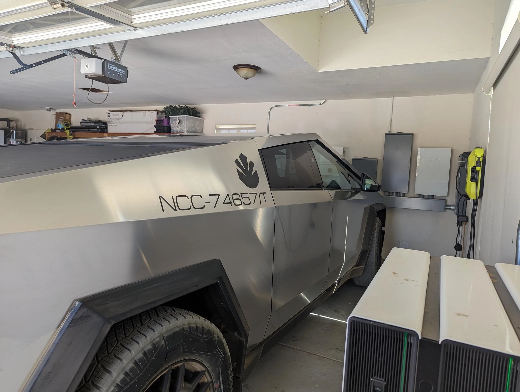 Tesla Cybertruck Public REACTIONS to Your Cybertruck (and Your Reaction)? [Admin Warning: NO POLITICS] PXL_20240602_233211825
