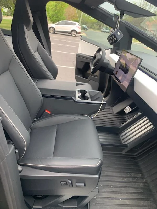 Tesla Cybertruck Public REACTIONS to Your Cybertruck (and Your Reaction)? [Admin Warning: NO POLITICS] CT next door 4