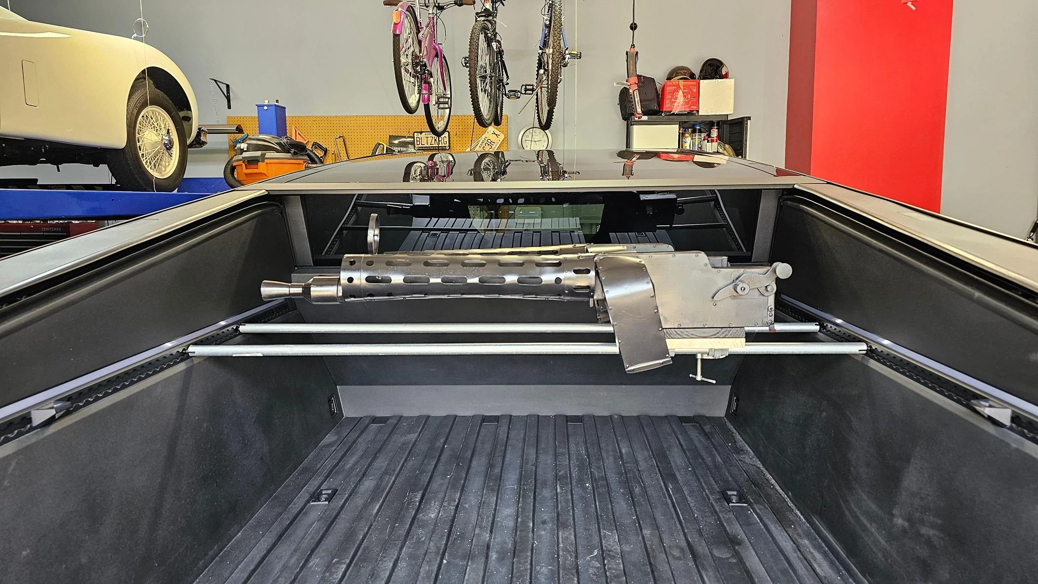 Tesla Cybertruck Prop machine gun turret (Halo theme) for Cybertruck bed - DIY project now fully functional 1000027731-jpg