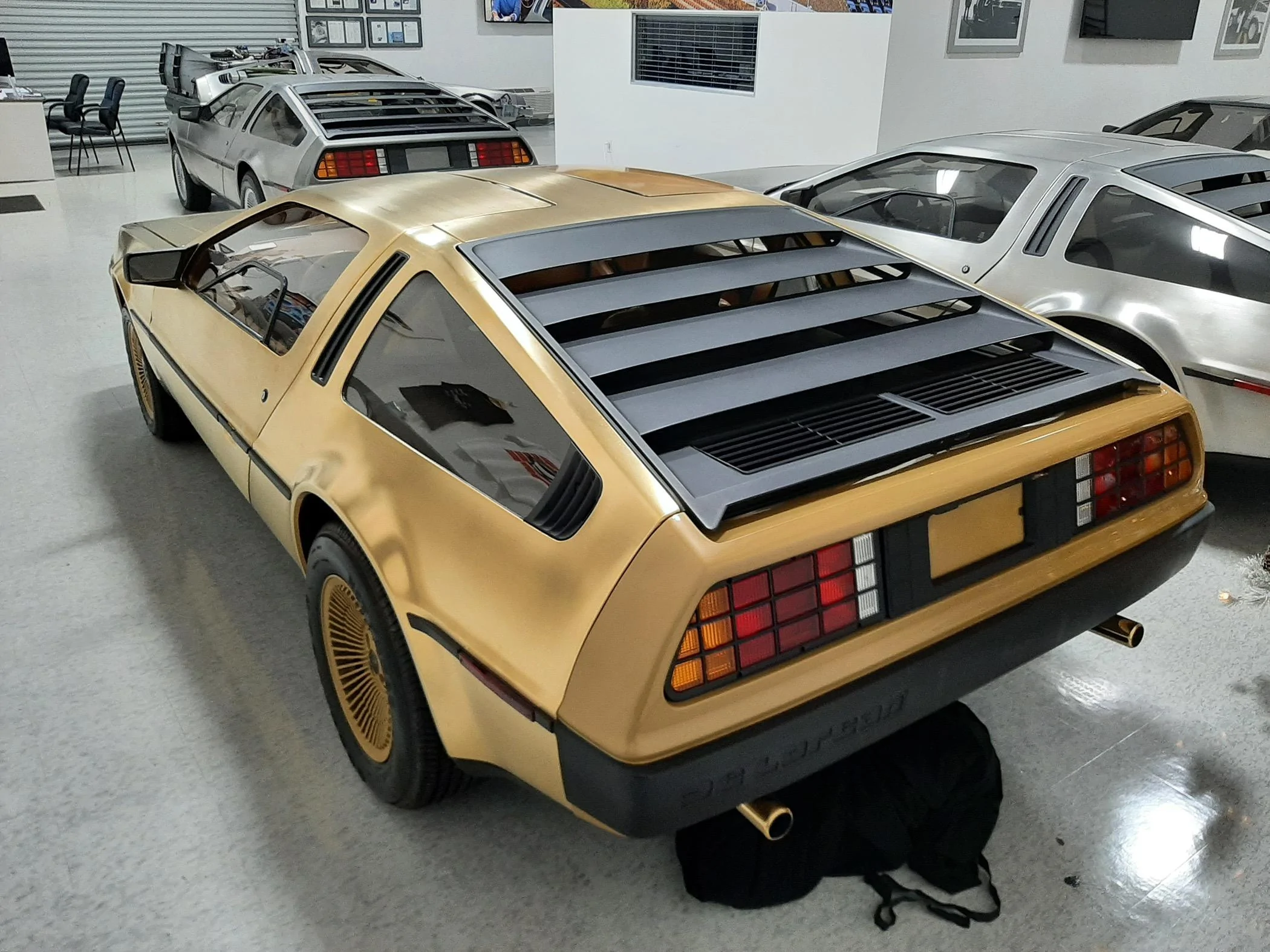 Tesla Cybertruck Jerry rig everything does 24k Real Gold Cybertruck 30948