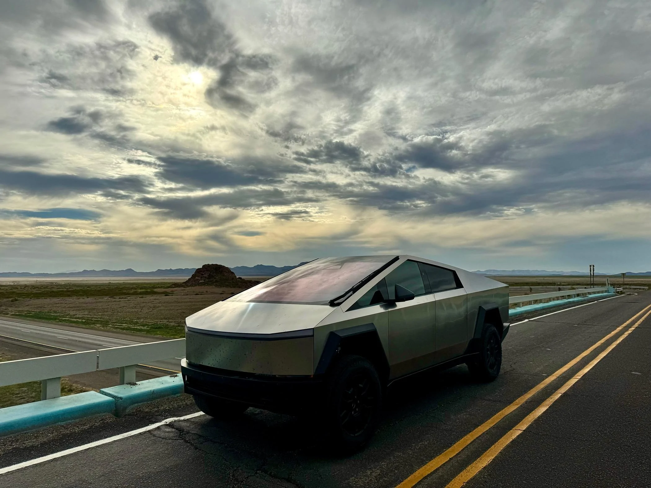Tesla Cybertruck Model X vs Cybertruck Driving Experience IMG_4625