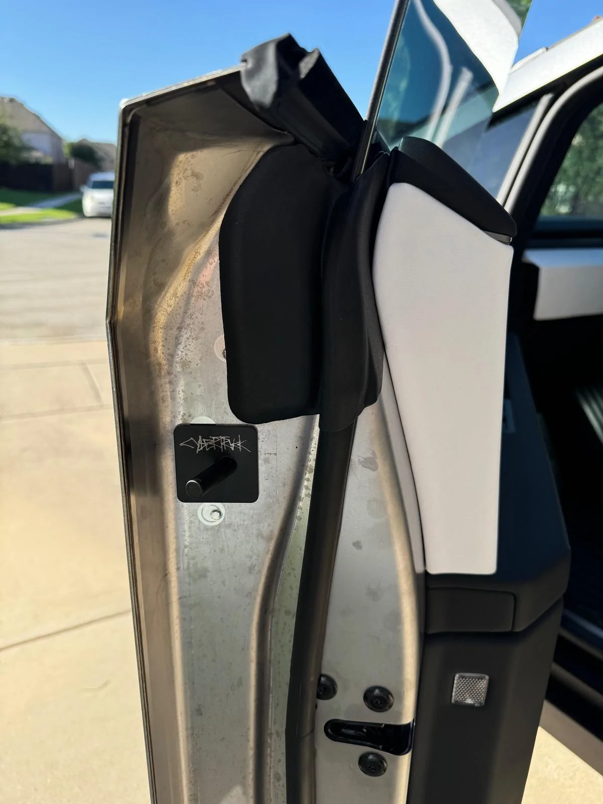 Tesla Cybertruck Made some door handles to avoid fingerprints IMG_6513