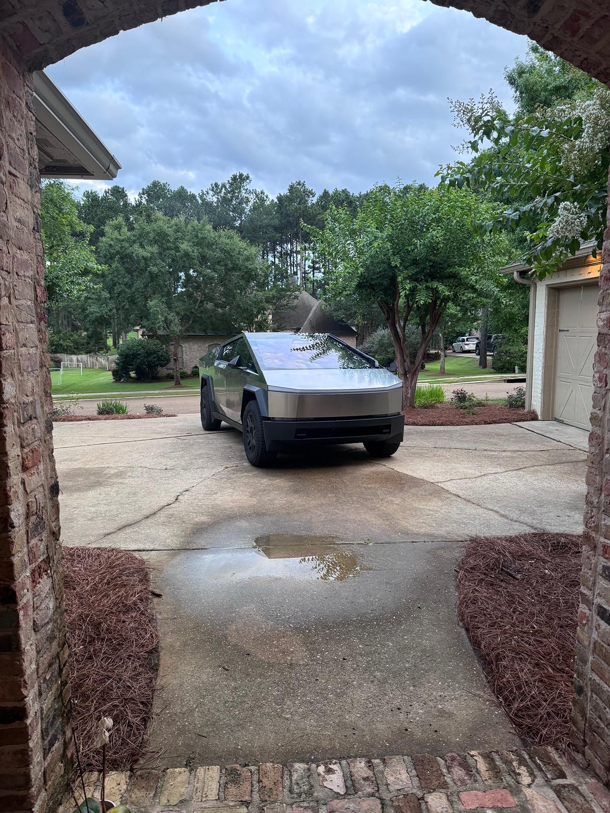 Tesla Cybertruck Cyberbeast waiting room ⏳ IMG_2157
