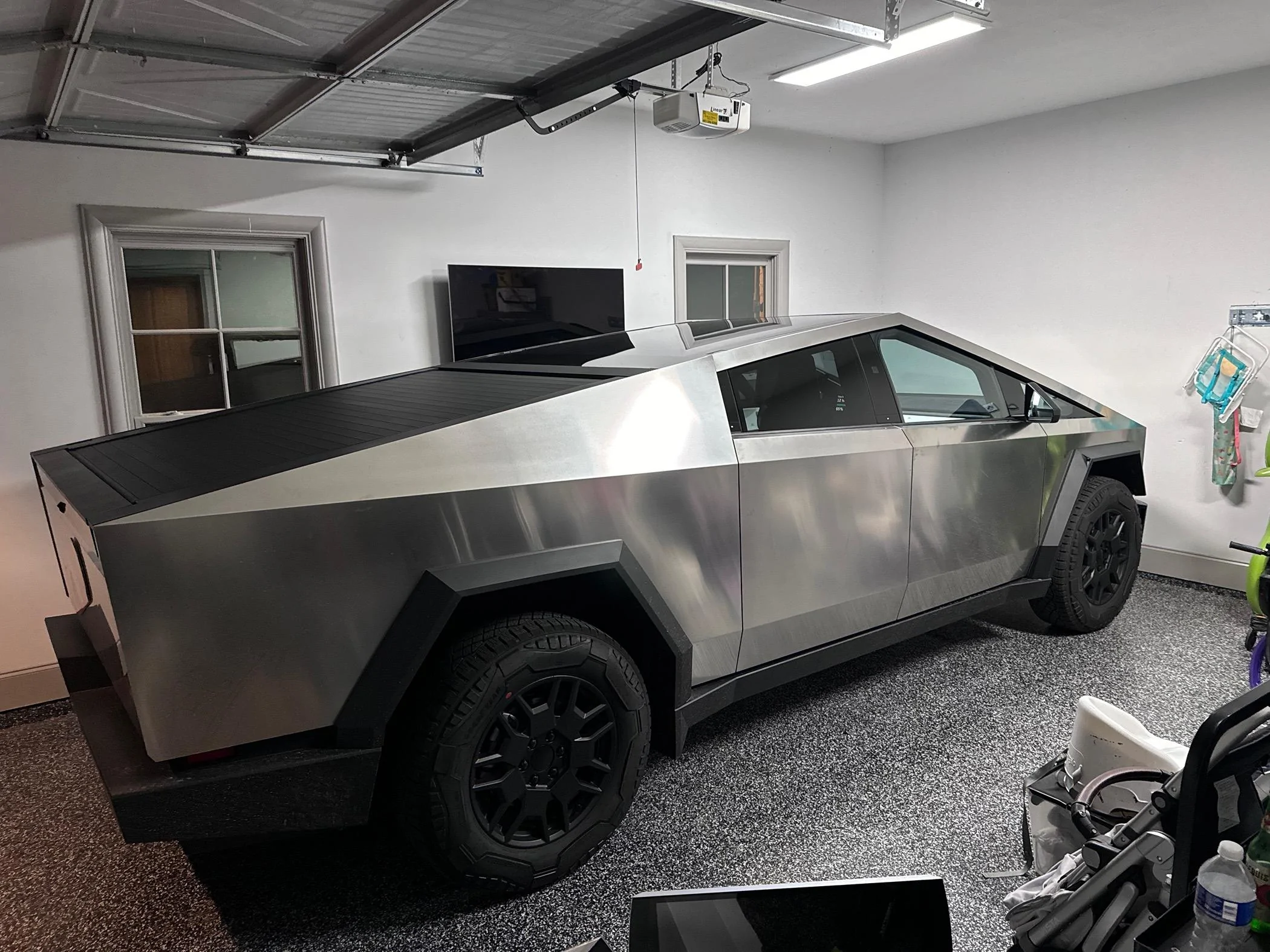 Tesla Cybertruck Cyberbeast waiting room ⏳ IMG_2175