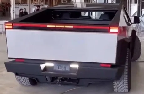 Tesla Cybertruck Rivian R1T Refresh (Gen 2) Dethrones CyberBeast? 0-60 in 2.5s 87L0NiQ
