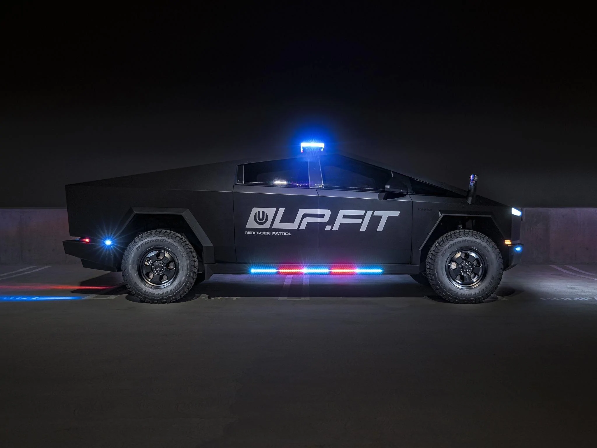 Tesla Cybertruck Cybertruck Police Vehicle launched by Unplugged Performance UPfit GPebREea4AAsdvd