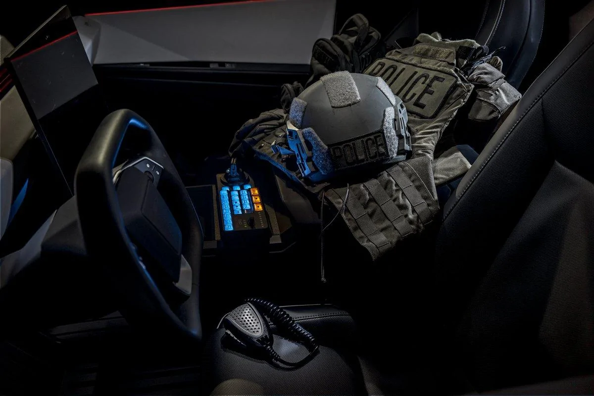 Tesla Cybertruck Cybertruck Police Vehicle launched by Unplugged Performance UPfit GPdDJ9NbEAAobHE