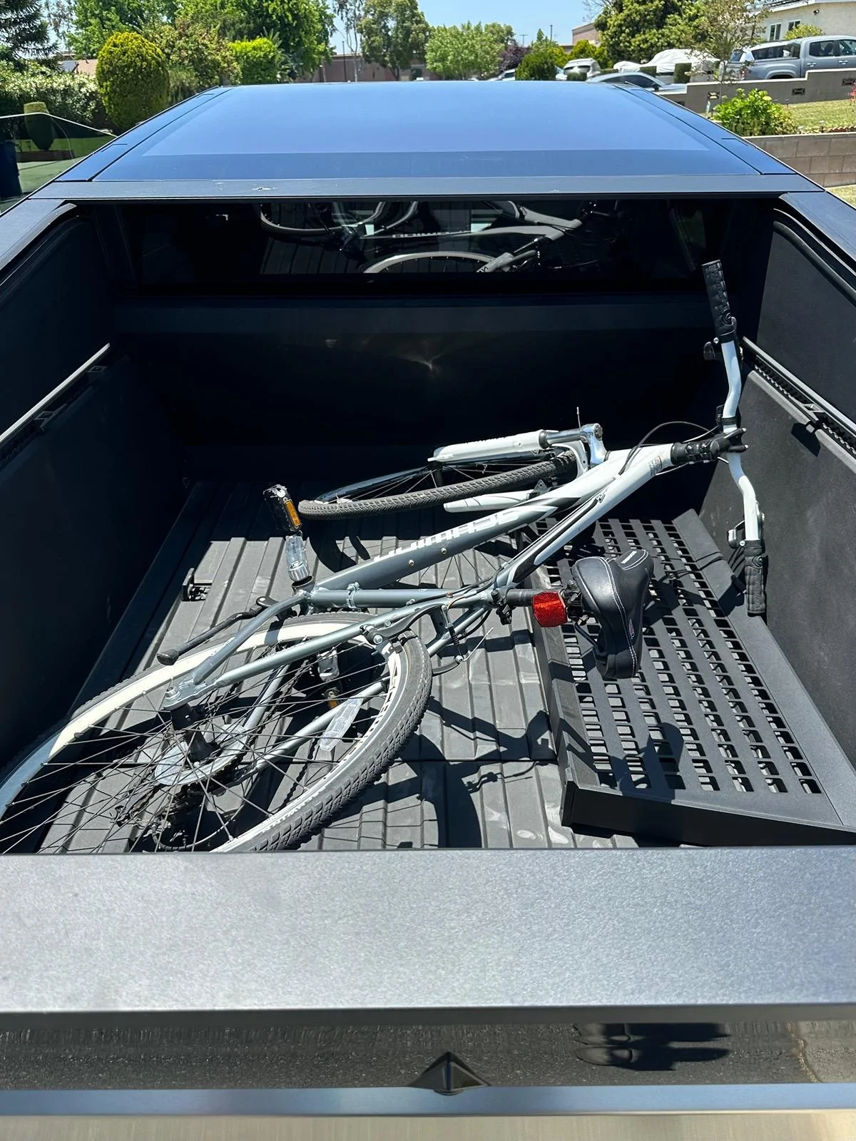 Tesla Cybertruck What’s the best way to transport a bicycle? IMG_6727