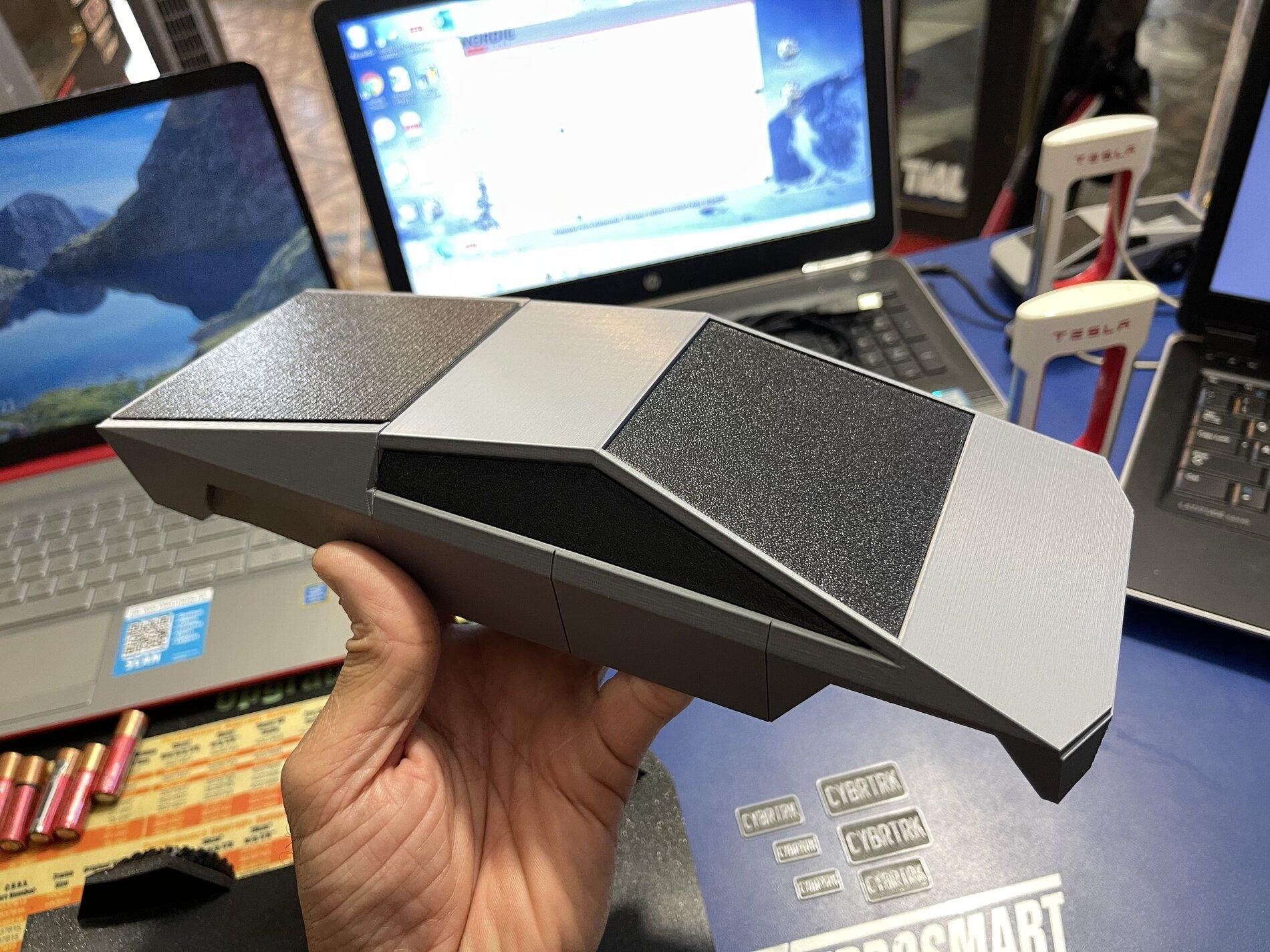 Tesla Cybertruck Cybertruck 1:20 3D scale ! 1E877B4E-2EA4-45D4-AEB9-279E939A8067