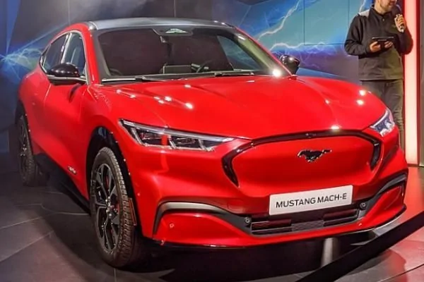 Tesla Cybertruck Ford Spokesperson Dismisses Tesla Model Y As 'Vaporware' 532b233c0ce58c50b8ce7daa4b4aadd8