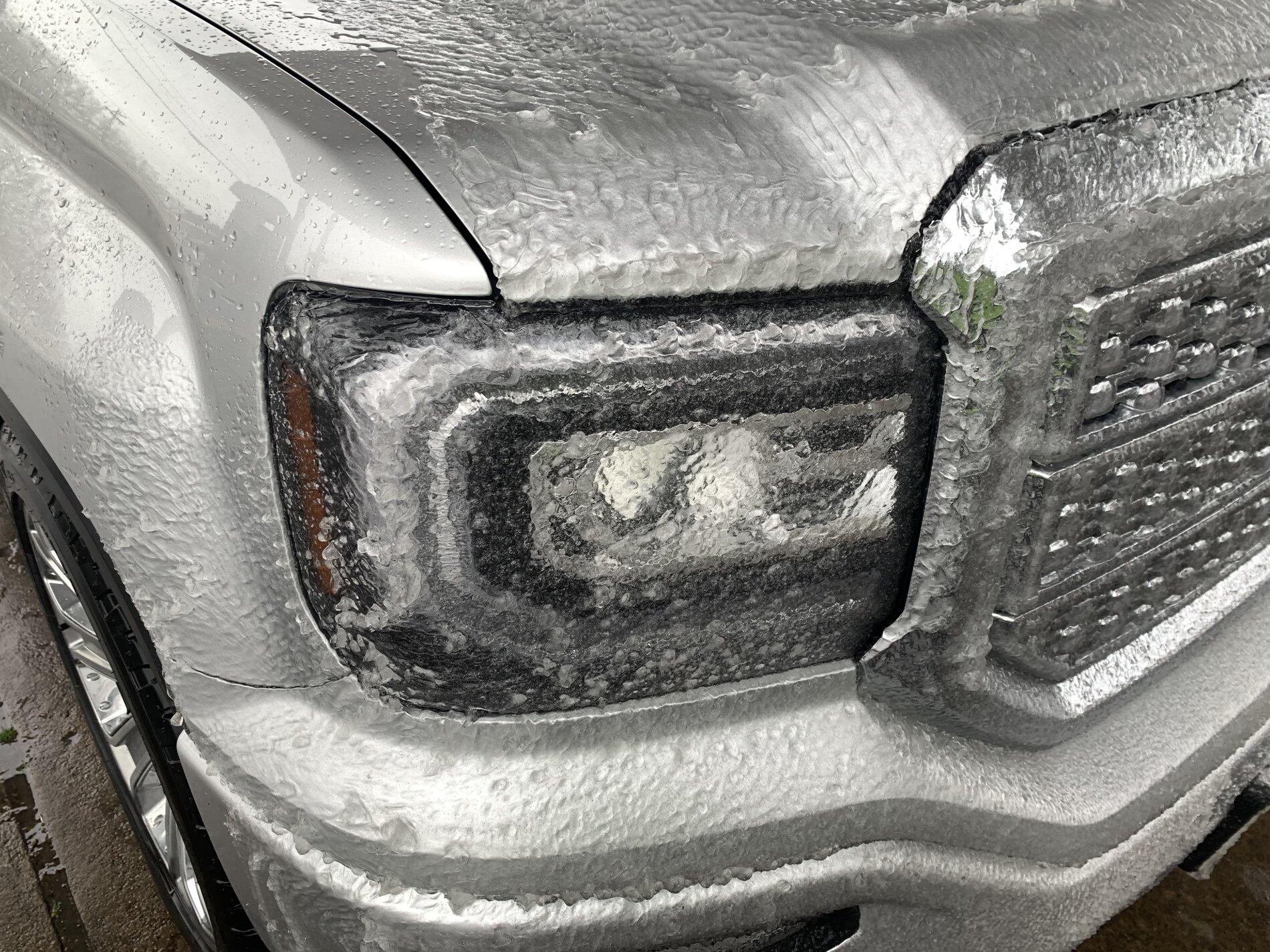 Tesla Cybertruck Elon: Cybertruck will not have door handles! ice 2