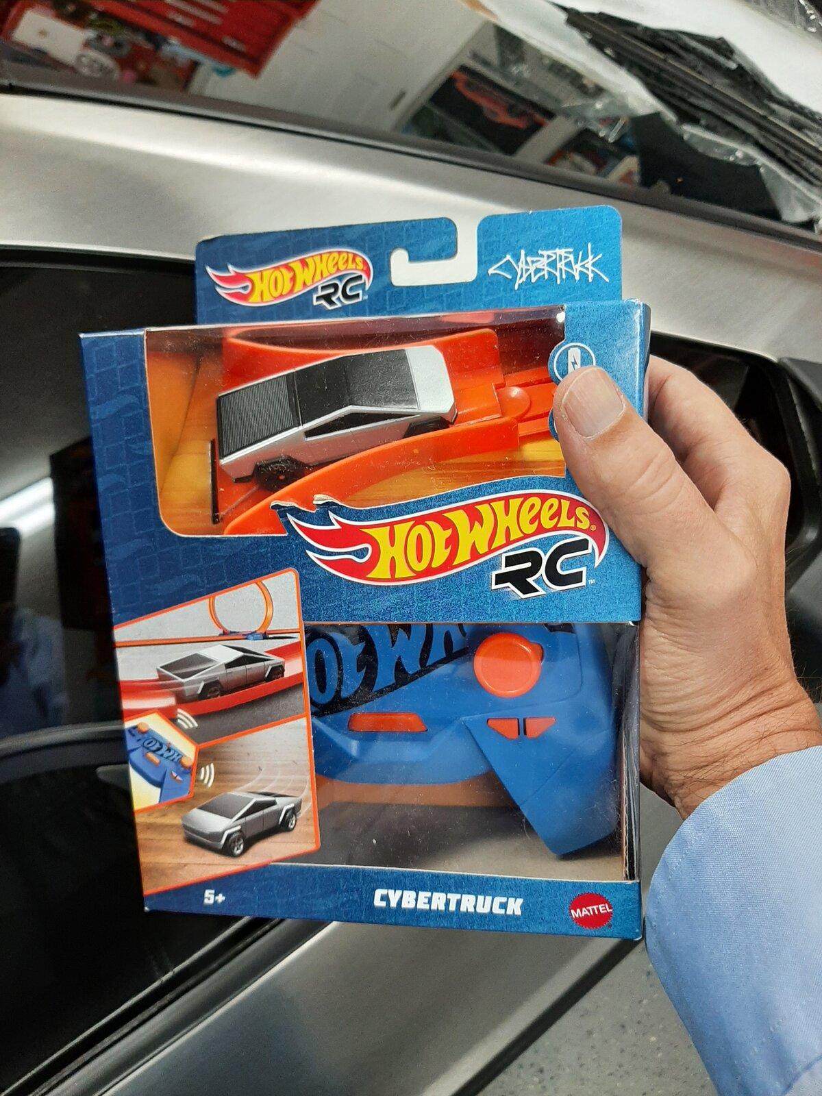 Tesla Cybertruck Hot Wheels Tesla Cybertruck Radio Controlled Models Introduced and Available For Pre-Order! 20210329_165310