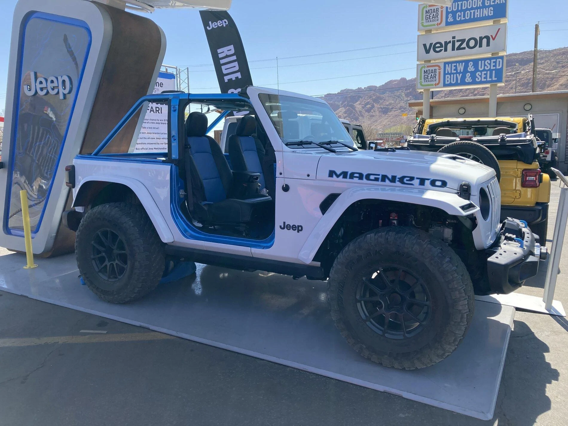 Tesla Cybertruck Jeep shows working prototype EV... With manual transmission? 226CA7B6-9908-490E-8F00-734F3CFD5A3E