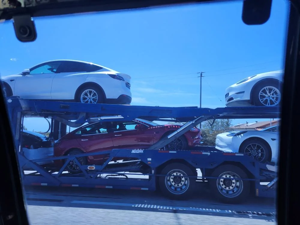 Tesla Cybertruck ? Cybertruck Spotted at Giga Texas Plant! + Interior Look with Yoke Steering Wheel and Performance Pedals! Resized_20210415_124651