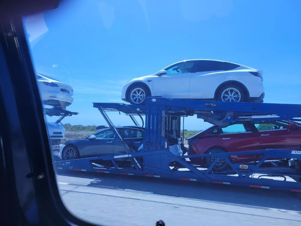 Tesla Cybertruck ? Cybertruck Spotted at Giga Texas Plant! + Interior Look with Yoke Steering Wheel and Performance Pedals! Resized_20210415_124656