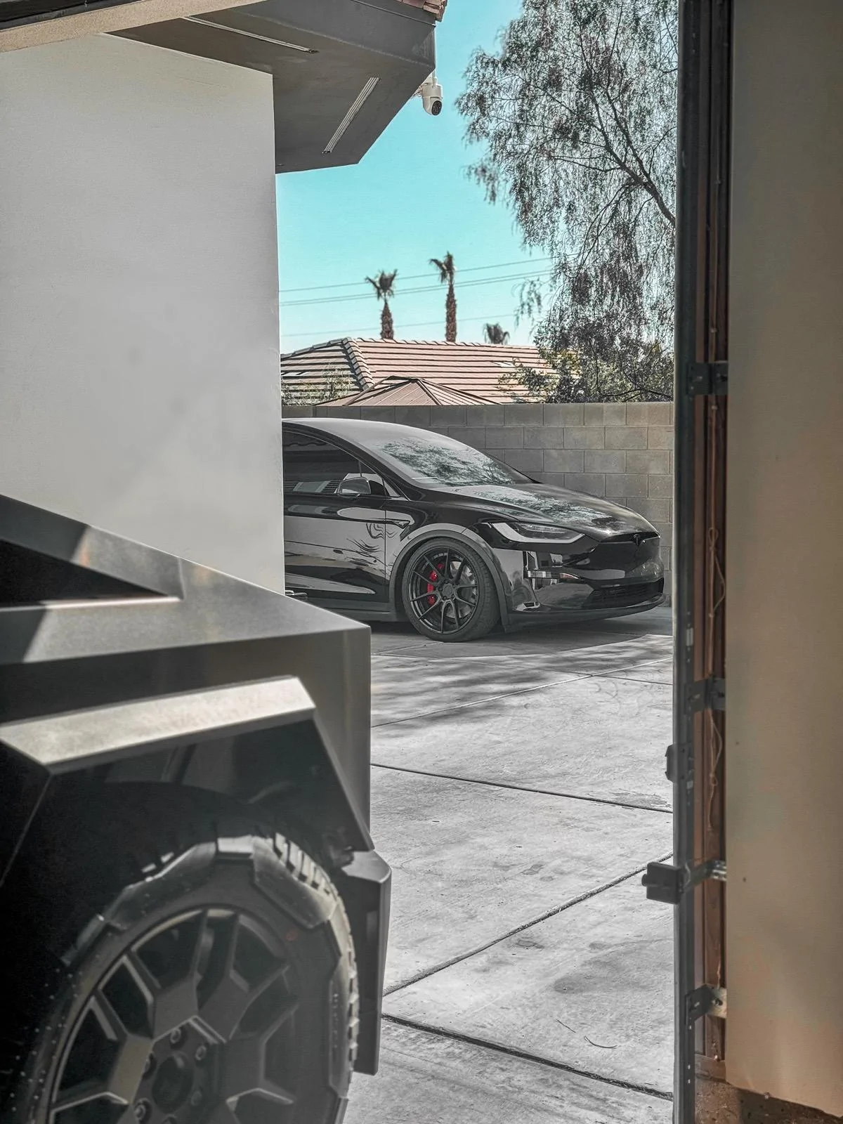 Tesla Cybertruck Daily random Cybertruck photos thread - Post Yours! 📸 🤳 Facetune_26-05-2024-09-27-34