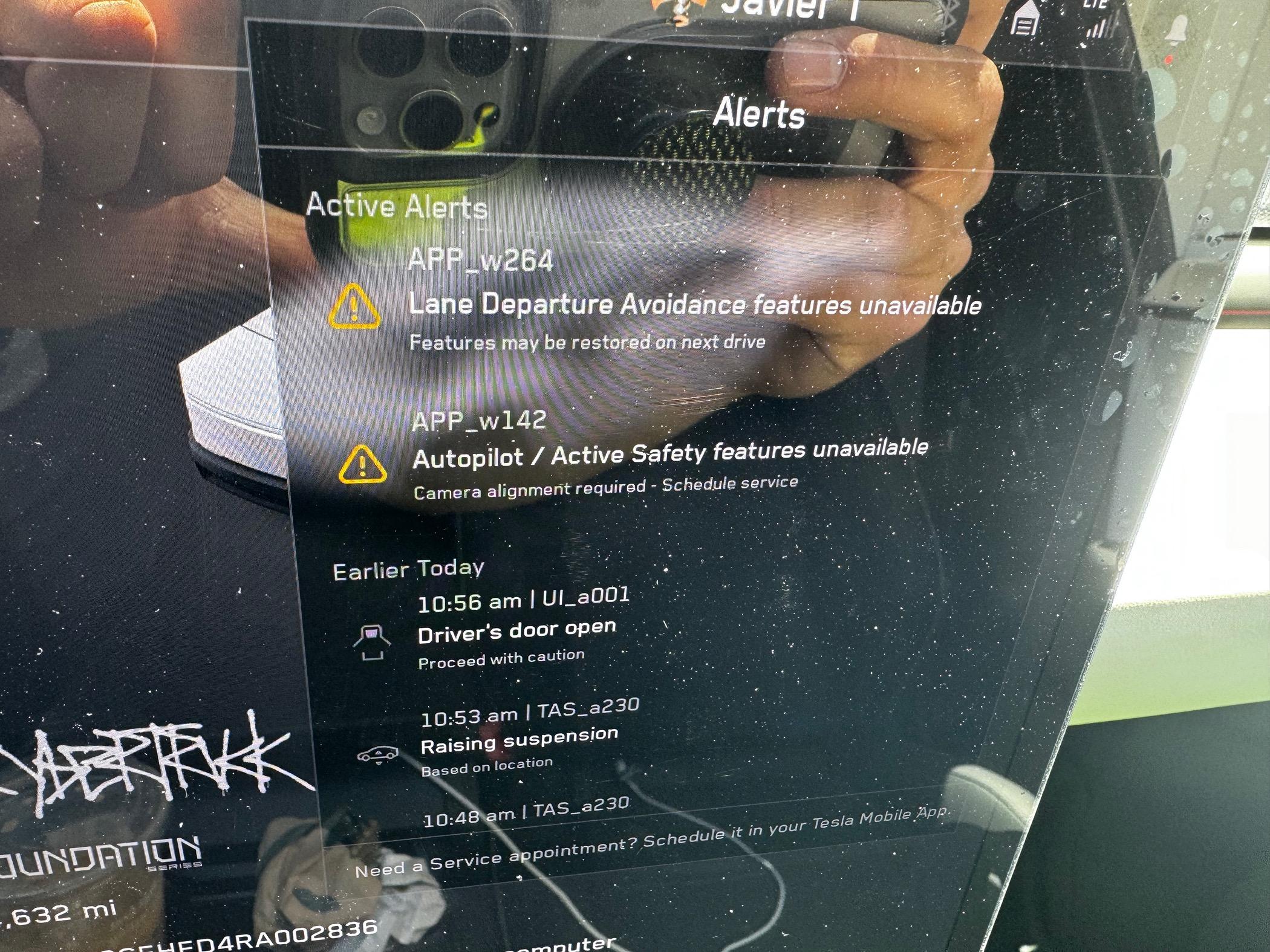 Tesla Cybertruck Software update 2024.20.1 -- AUTO HVAC improvements for hot weather. The A/C cools down the cabin faster, and maintains comfort at lower noise levels. IMG_2943