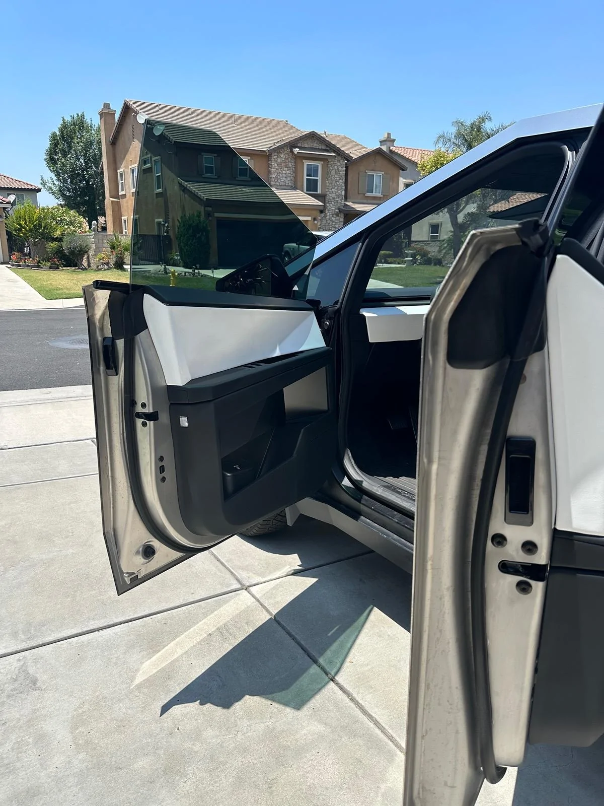 Tesla Cybertruck Made some door handles to avoid fingerprints IMG_7079