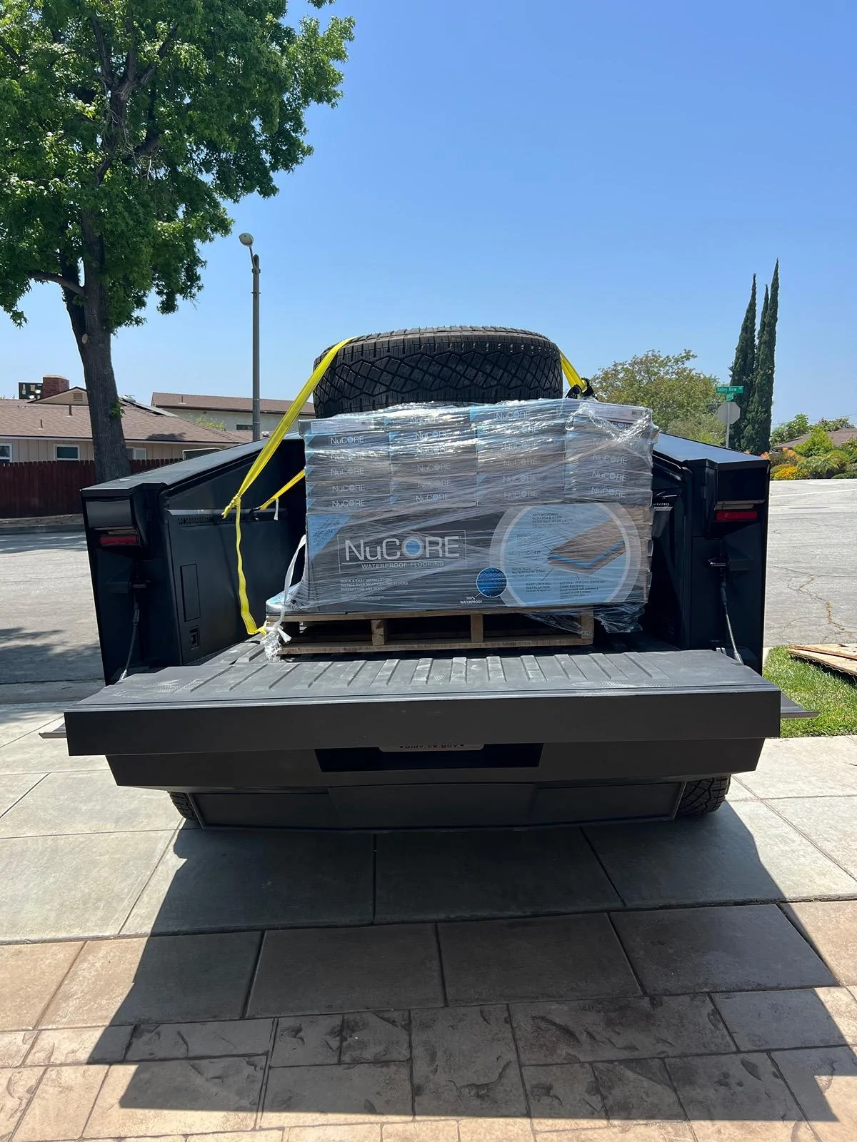 Tesla Cybertruck 🦾 Cybertruck doing truck stuff!  Post your photos! IMG_1909