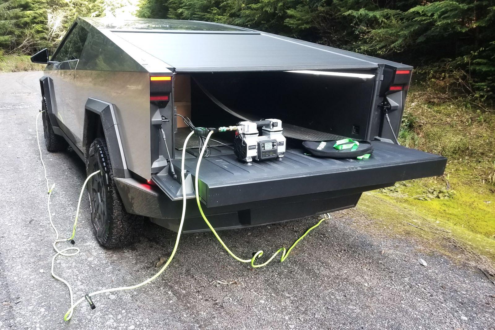 Tesla Cybertruck CYBERTRUCK TIRE EATS A BOLT IN A REMOTE LOCATION ON SUNDAY MORNING 20240606_175245adsm