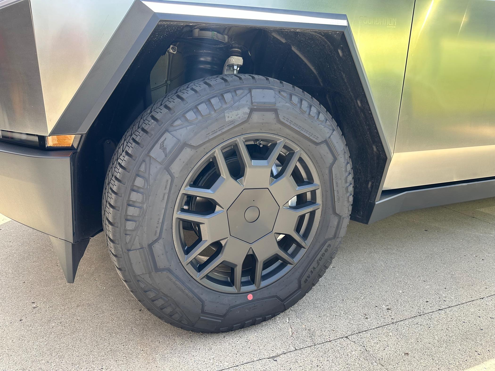 Tesla Cybertruck Slick aftermarket center cap IMG_1890