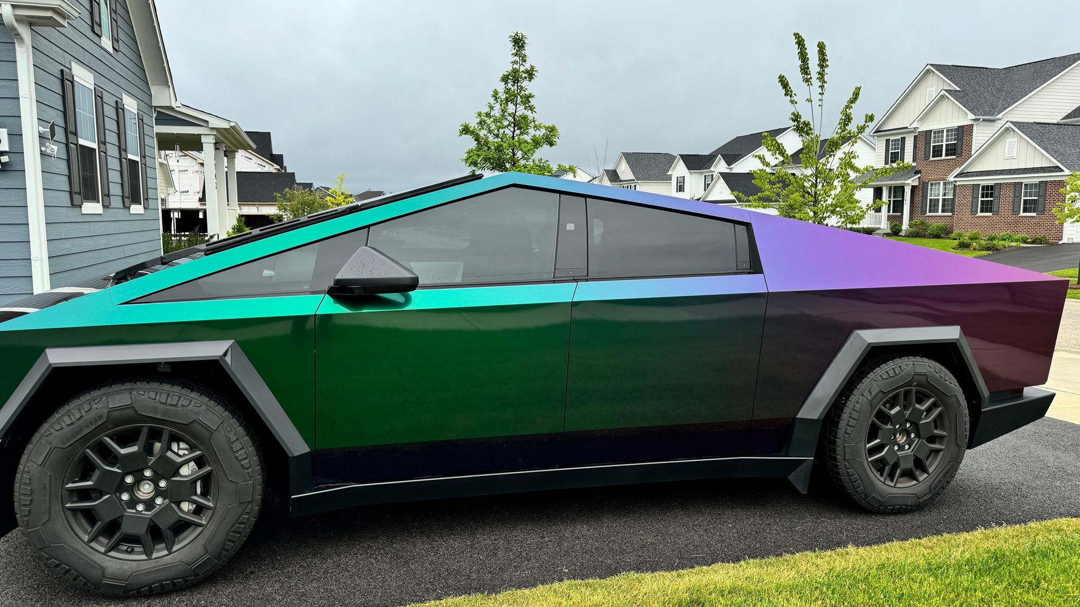 Tesla Cybertruck COLOR SHIFT / FADE / CHAMELEON Vinyl Wrap & PPF Cybertruck -- Photos & Videos IMG_4574.JPG