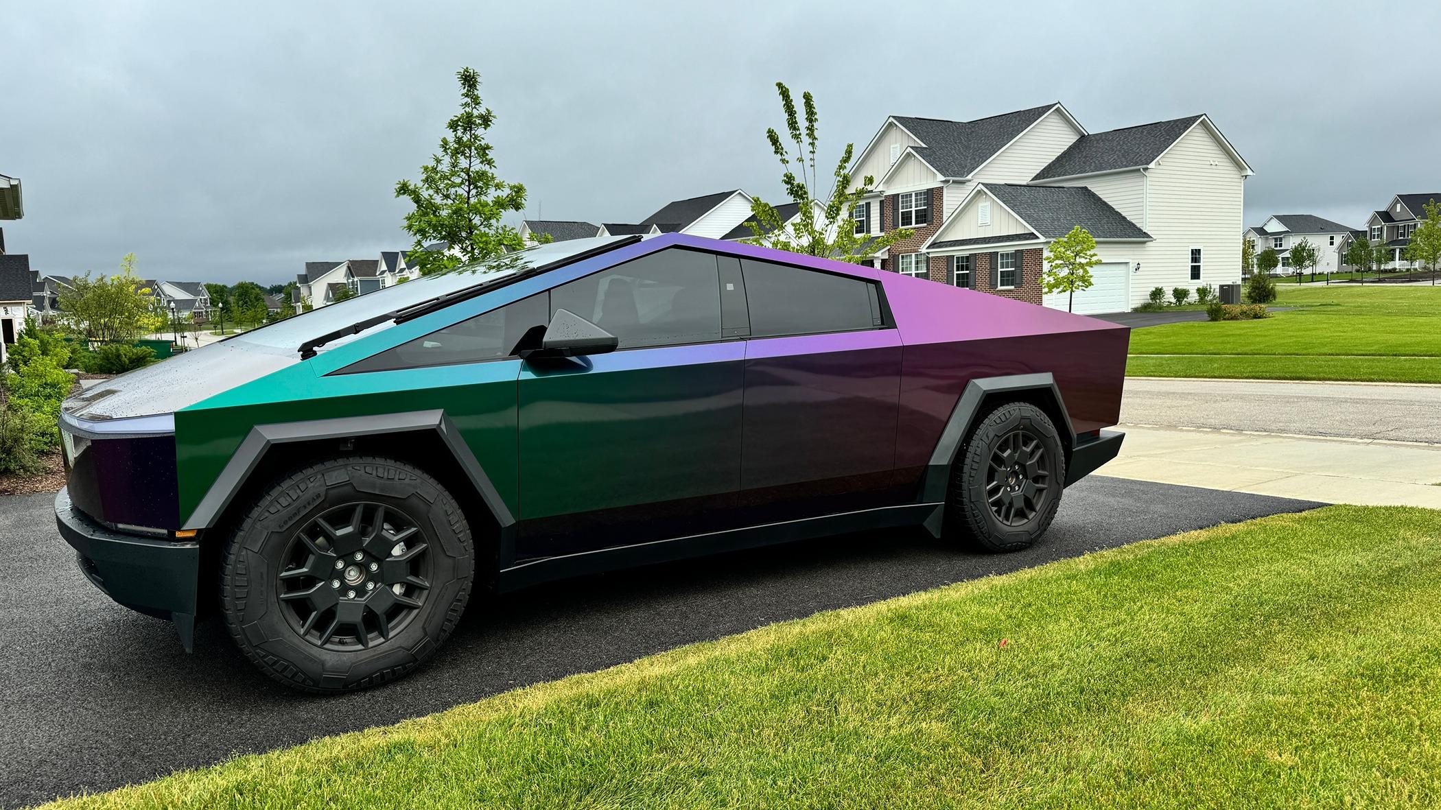 Tesla Cybertruck COLOR SHIFT / FADE / CHAMELEON Vinyl Wrap & PPF Cybertruck -- Photos & Videos IMG_4575.JPG