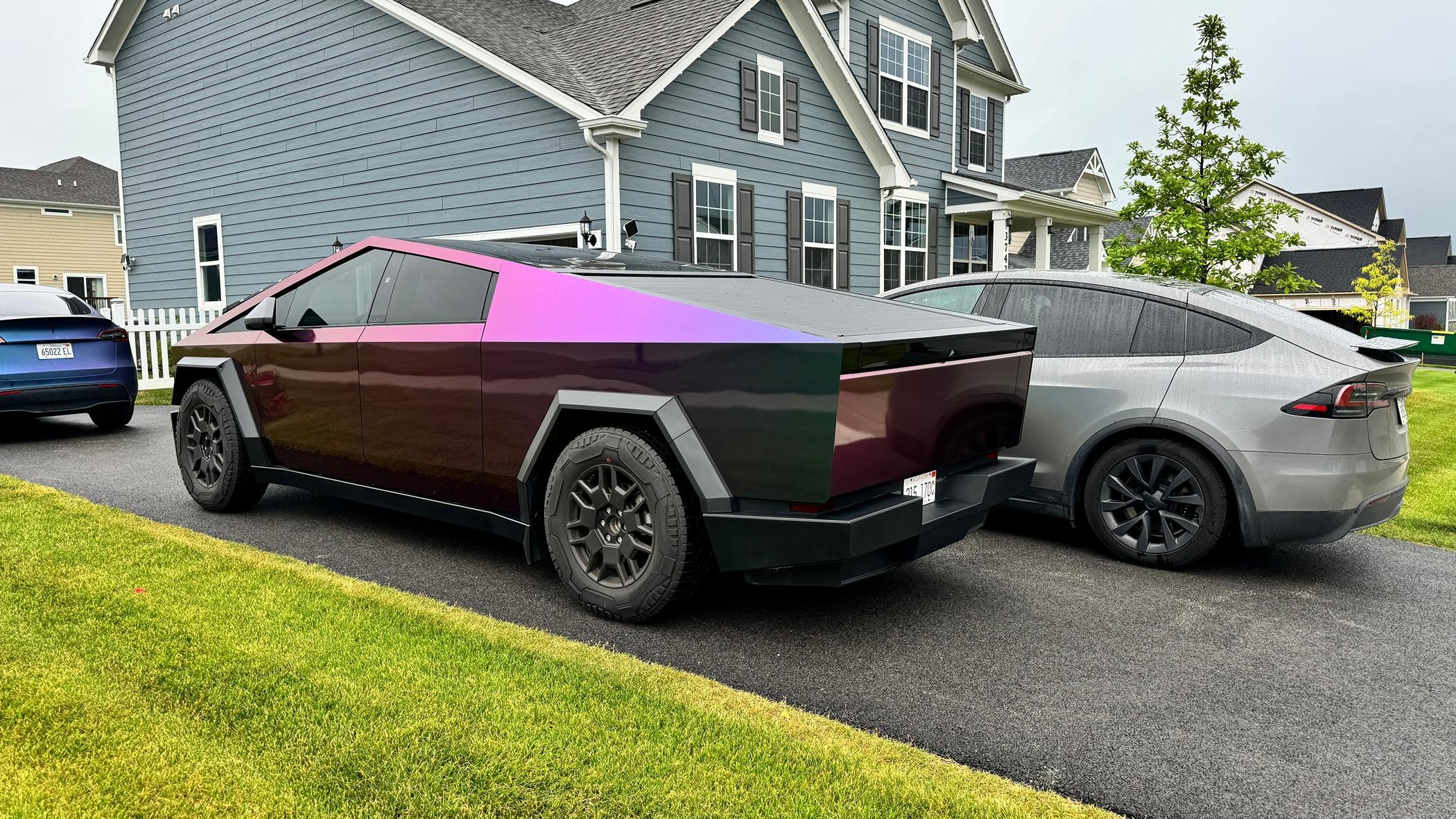 Tesla Cybertruck COLOR SHIFT / FADE / CHAMELEON Vinyl Wrap & PPF Cybertruck -- Photos & Videos IMG_4578.JPG