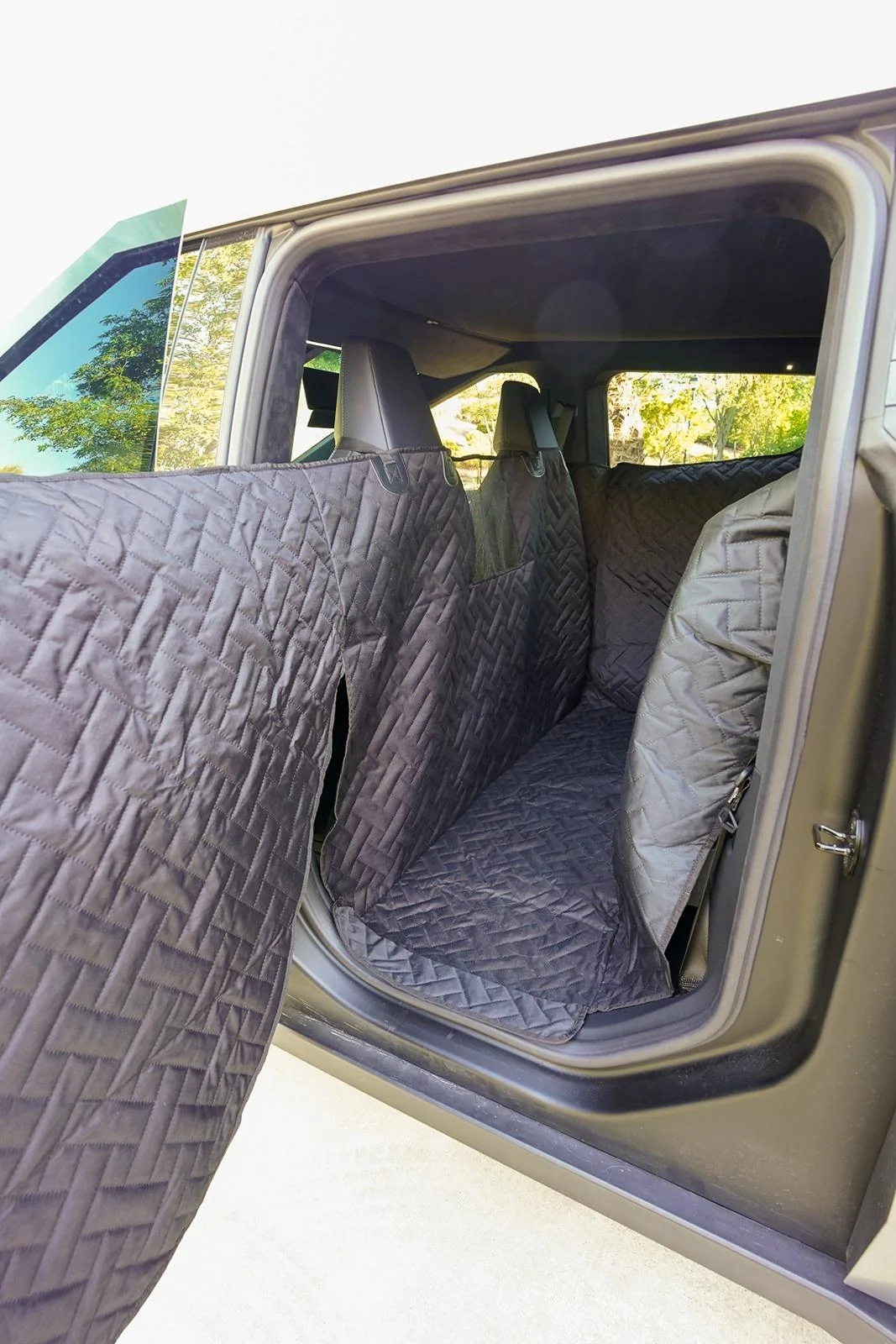 Tesla Cybertruck Introducing the MARSACCS Cybertruck Pet Cover for Dogs & Pets – Share Your Thoughts! 8