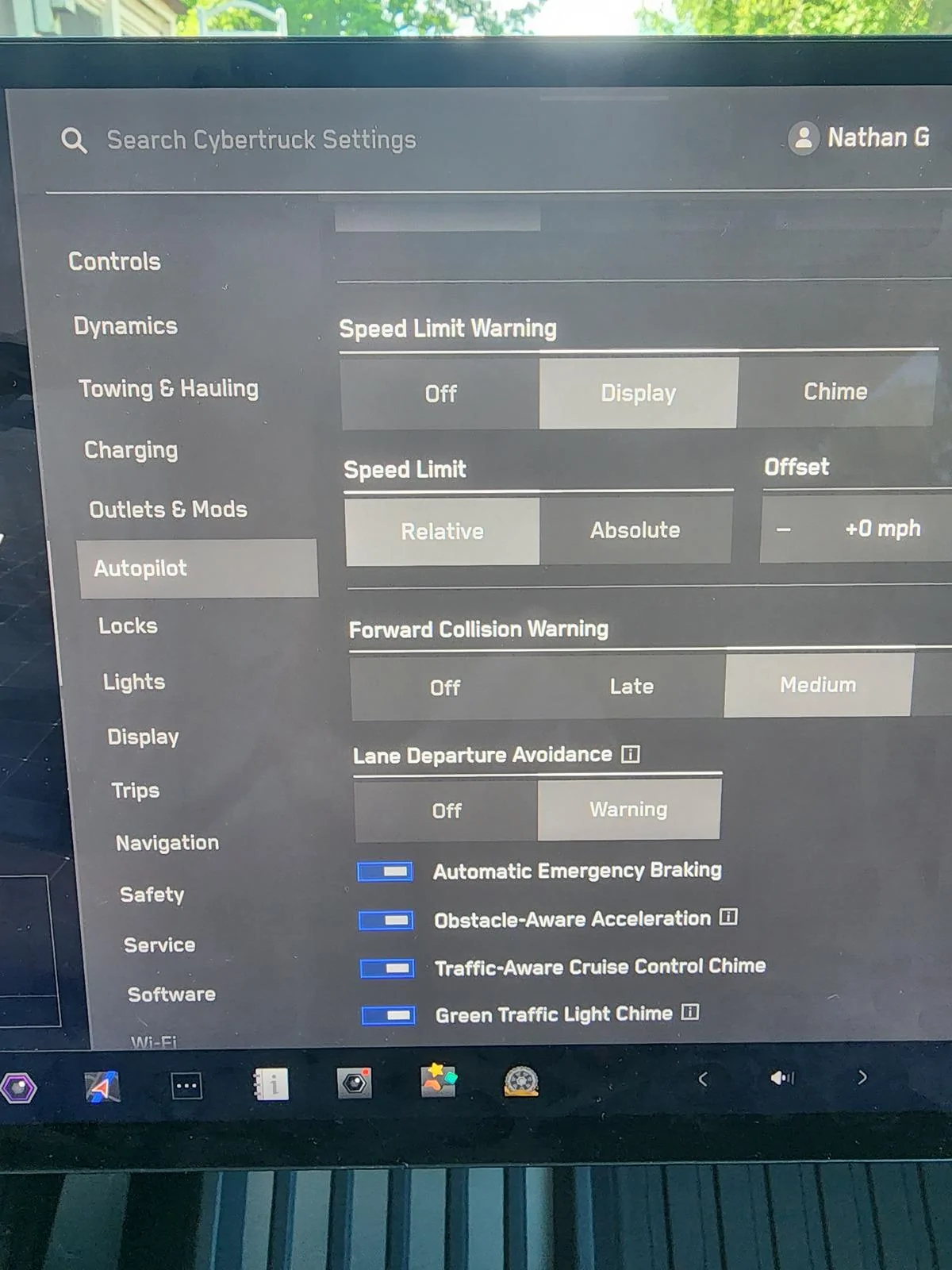 Tesla Cybertruck Cybertruck Autopilot DOESN’T WORK! 20240612_092140