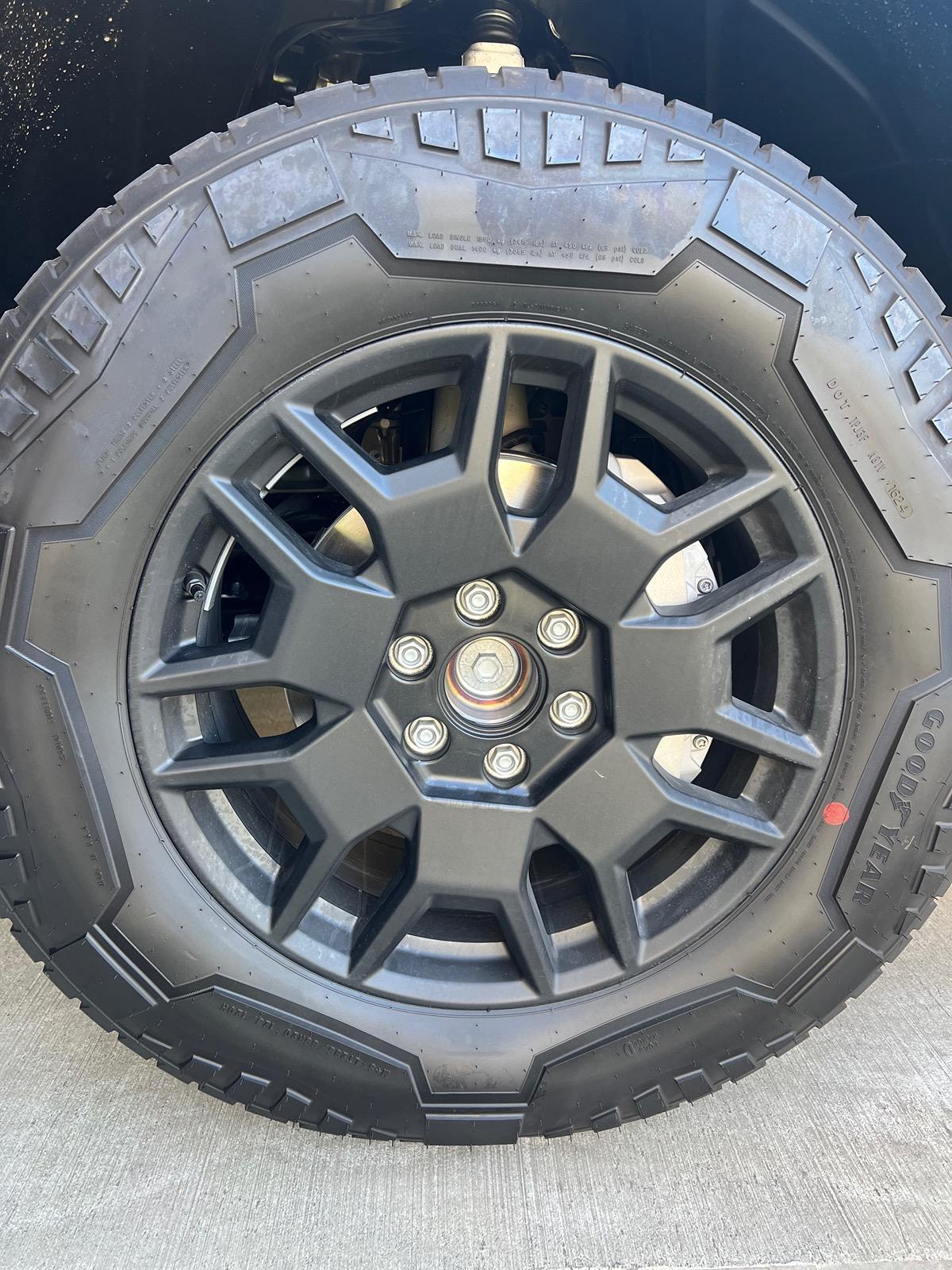 Tesla Cybertruck Wheel cover comes with Foundation Series? IMG_3484
