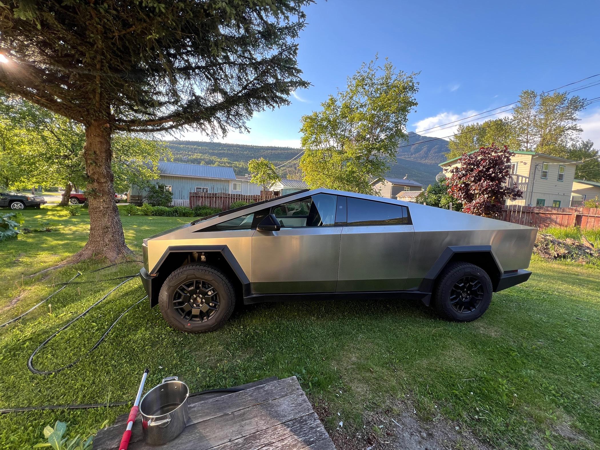 Tesla Cybertruck Daily random Cybertruck photos thread - Post Yours! 📸 🤳 IMG_0890