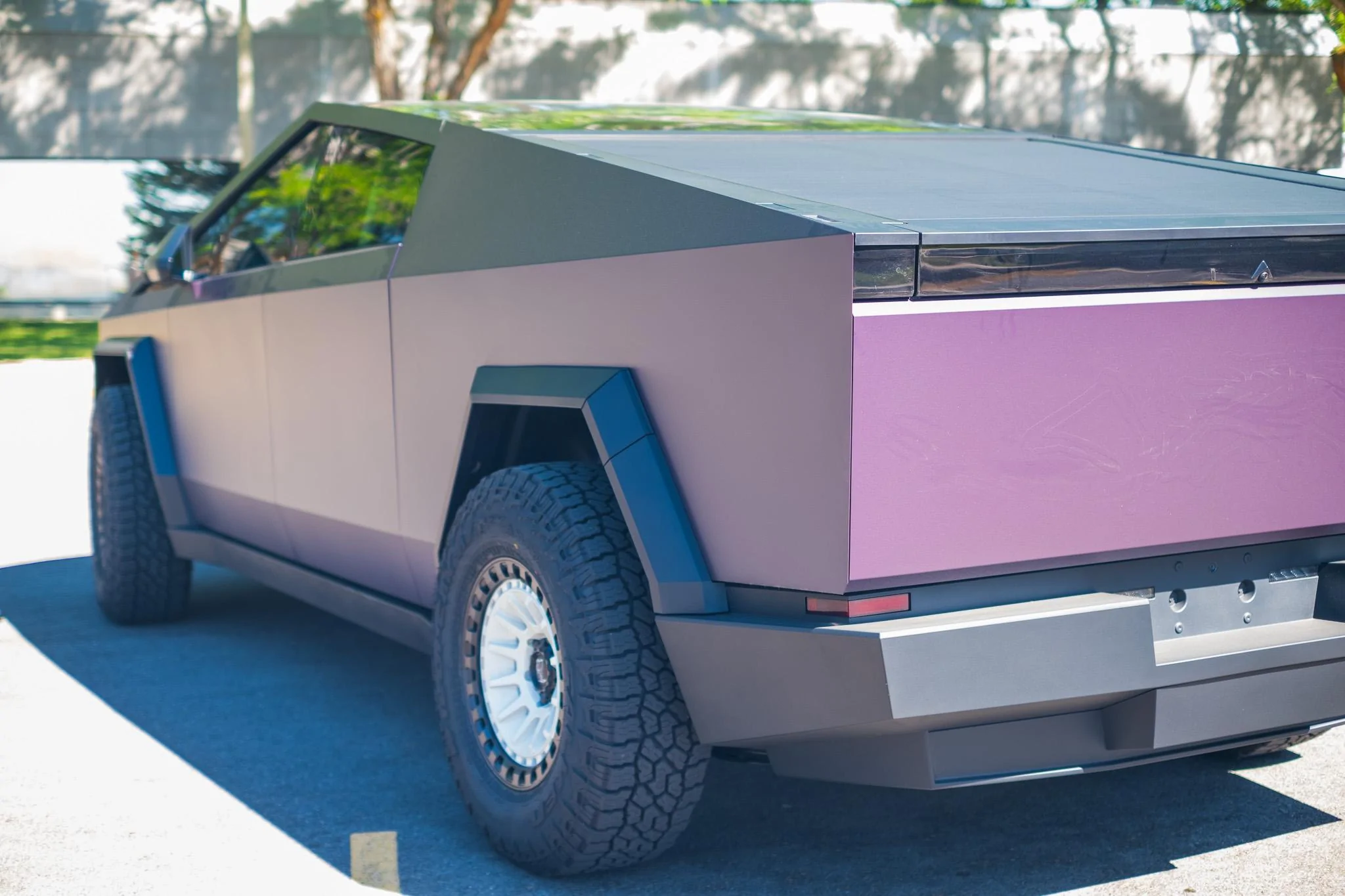 Tesla Cybertruck BLUE / BLURPLE / PURPLE Vinyl Wrap & PPF Cybertruck -- Photos & Videos DSCF2720