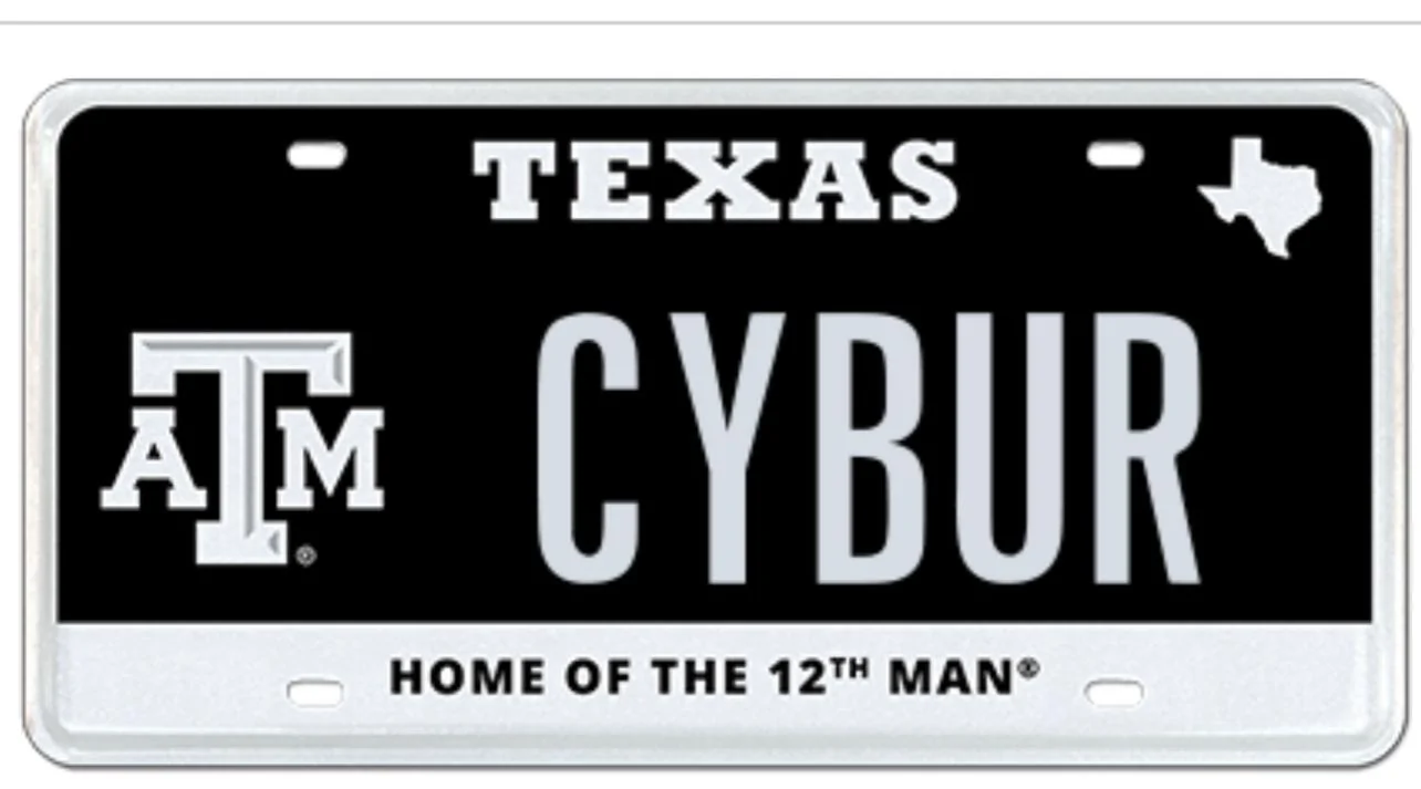 Tesla Cybertruck Custom license plate / vanity plate name for your Cybertruck? IMG_4508