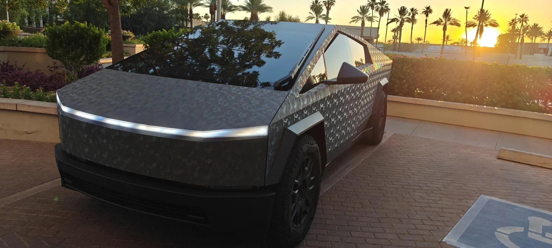 Tesla Cybertruck CyberBeast - wrapped 1718644951568-um