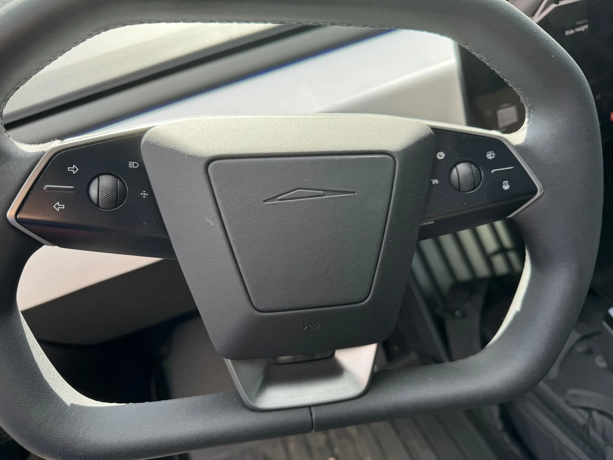 Tesla Cybertruck CT owners, tell us about the steering wheel IMG_5463