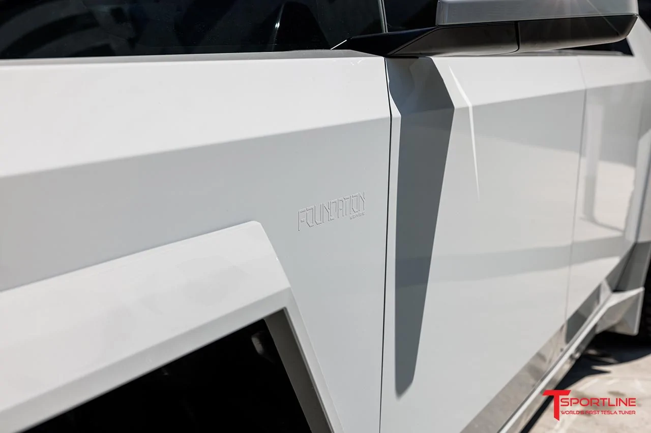 Tesla Cybertruck Triple Chalk Grey Cybertruck w/ wrapped bumpers and 24" Monoblock wheels cig-cozy-gallery-11917wUg-inozetek-chalk-grey-cybertruck-24-inch-aftermarket-wheels-ctm-custo