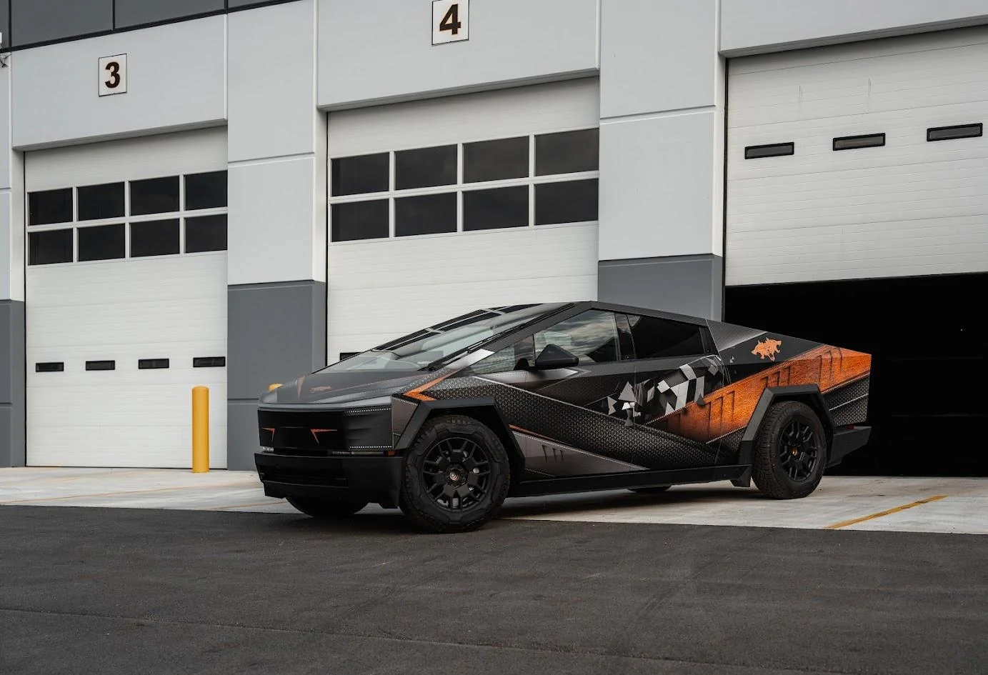 Tesla Cybertruck My CyberTruck and brakes calipers wrapped + windows tinted Tesla 2