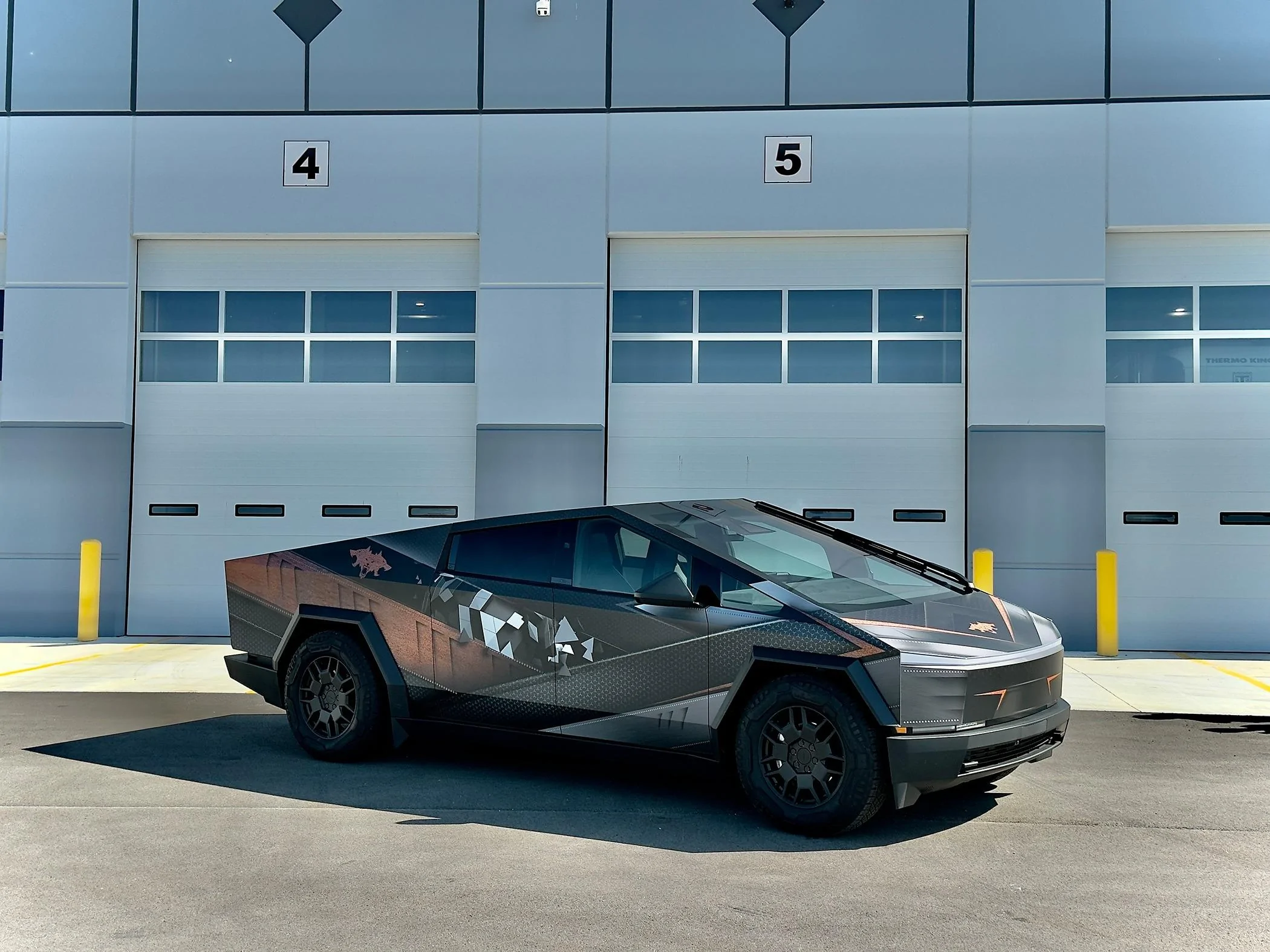 Tesla Cybertruck My CyberTruck and brakes calipers wrapped + windows tinted Tesla 3