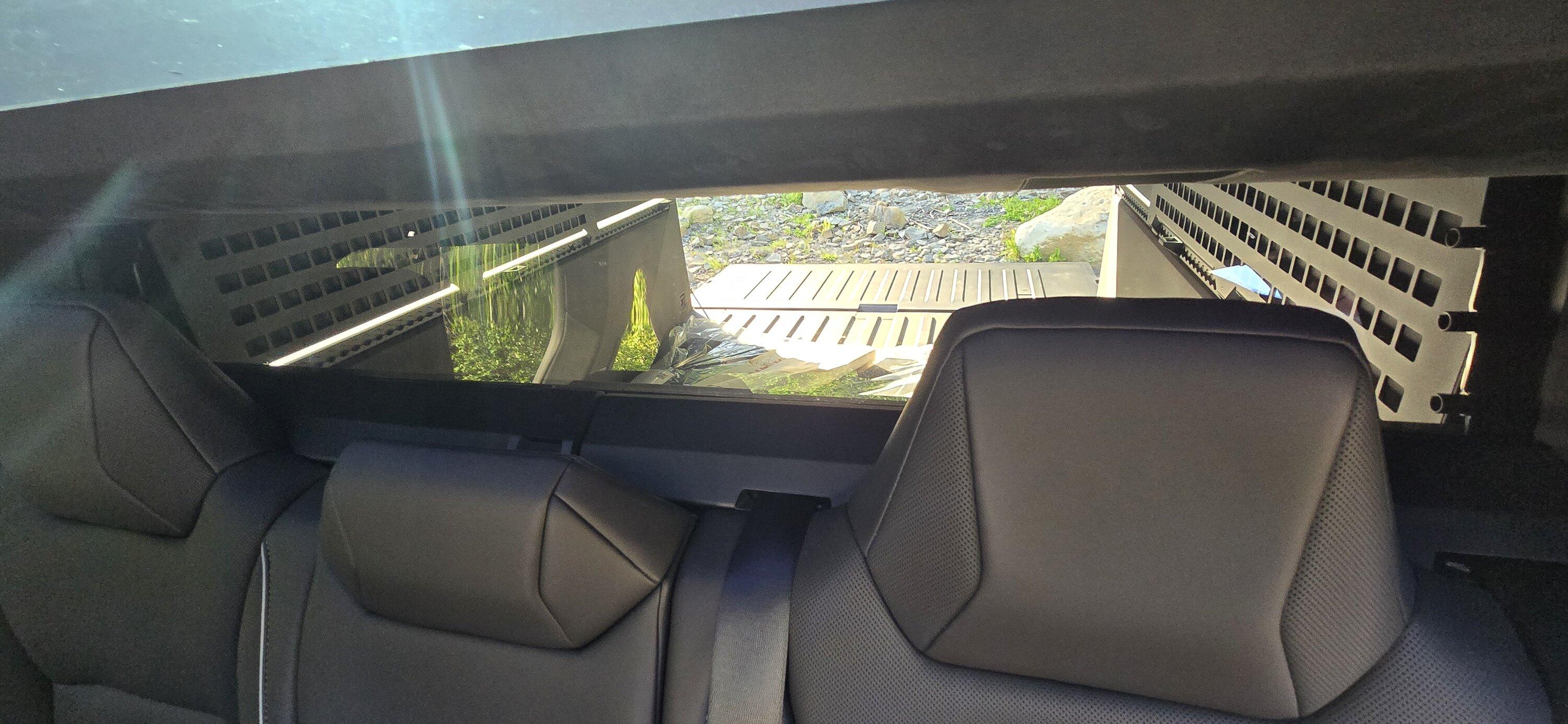 Tesla Cybertruck Closed tonneau cover- cutout to see bed from rear window. 1000010315