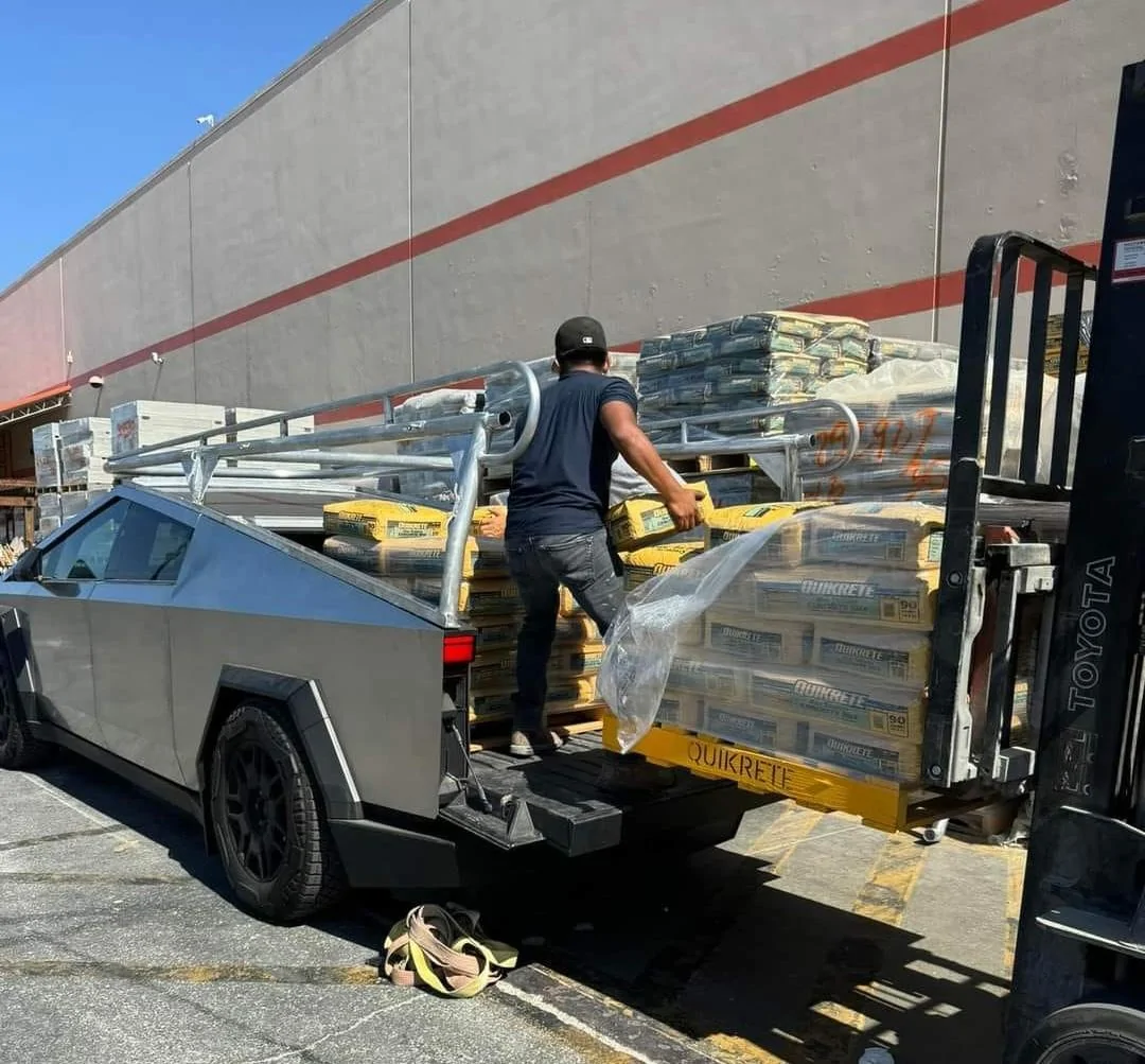 Tesla Cybertruck What Are You Hauling in your Cybertruck? 🦾 👷‍♂️ Tesla Cybertruck work truck w: custom Pipe Rack - Ladder Rack 4
