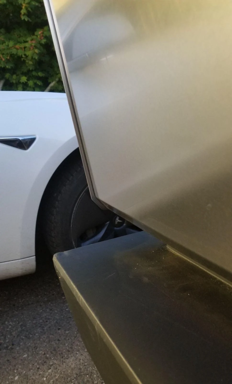 Tesla Cybertruck Cybertruck is One Tough Truck. Backed Into Tree 20240620_214046adsm