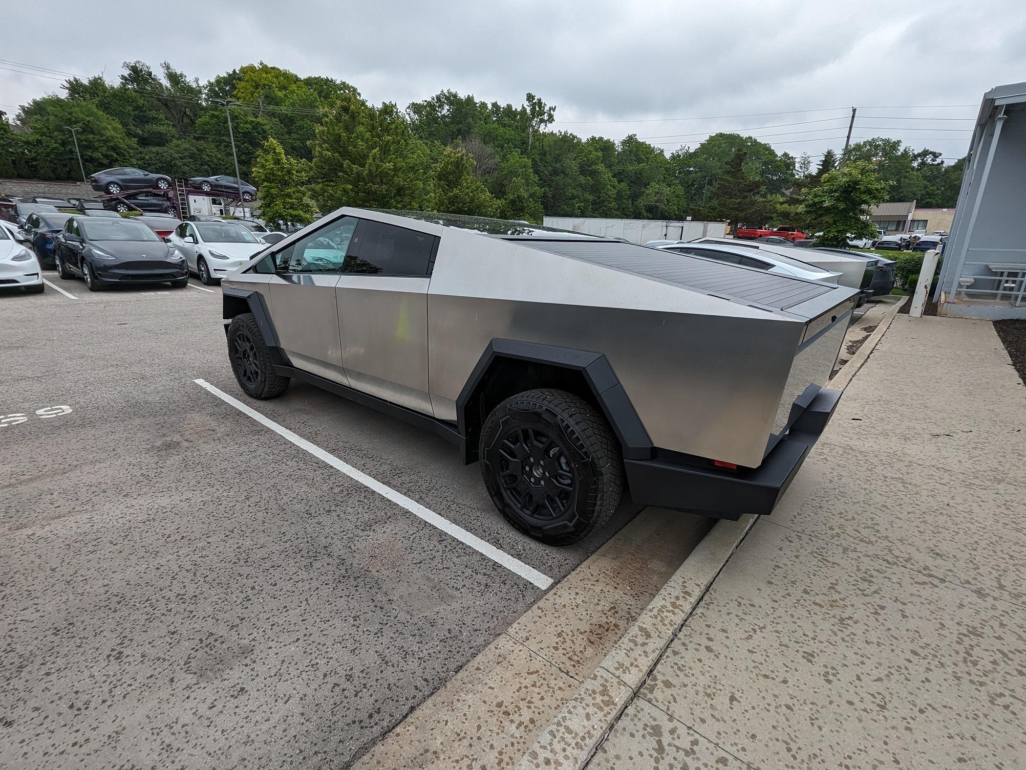 Tesla Cybertruck WTS Foundation Series CyberTruck AWD with 1100 miles $95k OBO (Located in Las Vegas, NV) PXL_20240515_165558752