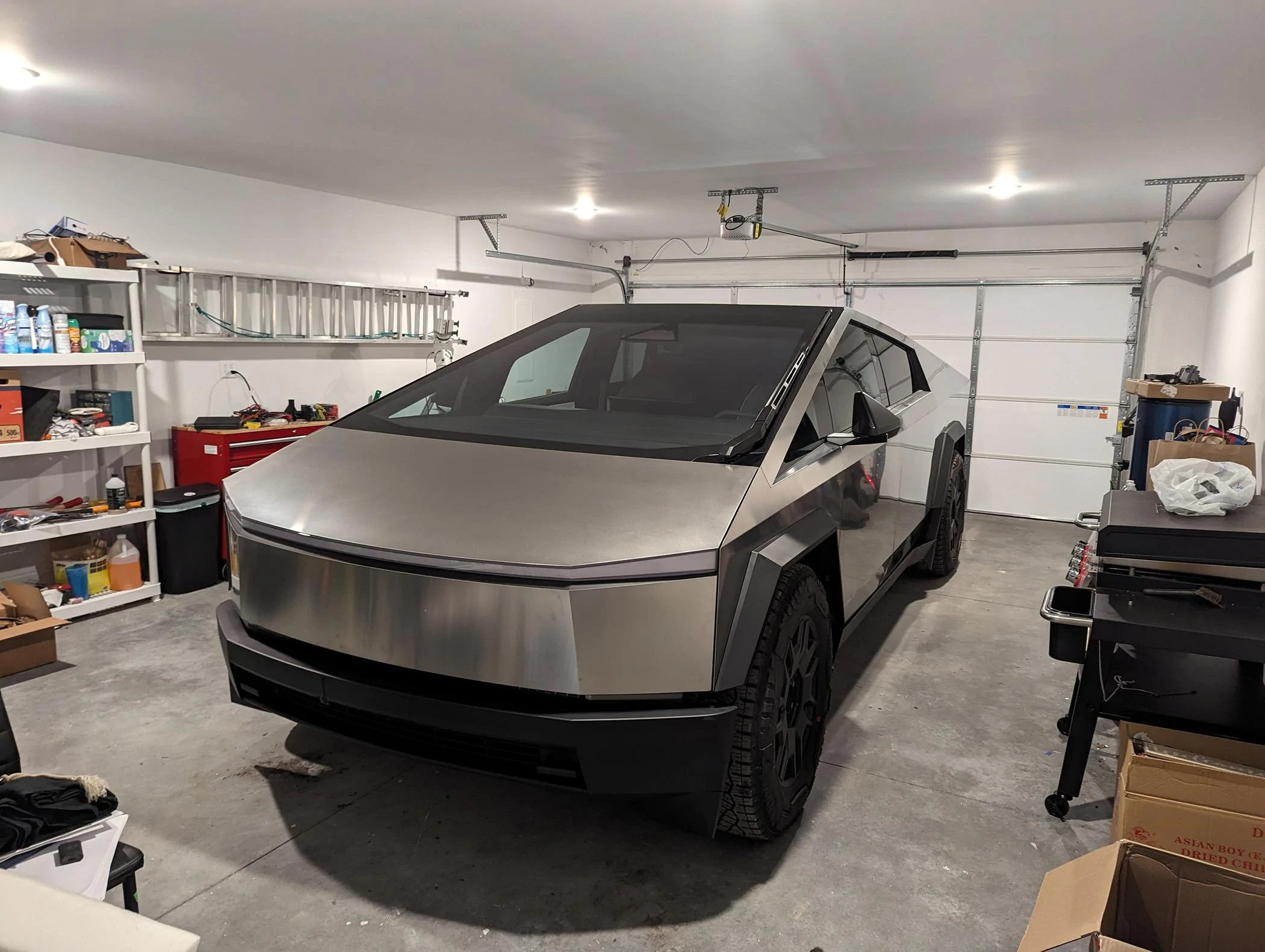 Tesla Cybertruck Frunk panel alignment ? PXL_20240501_222141150
