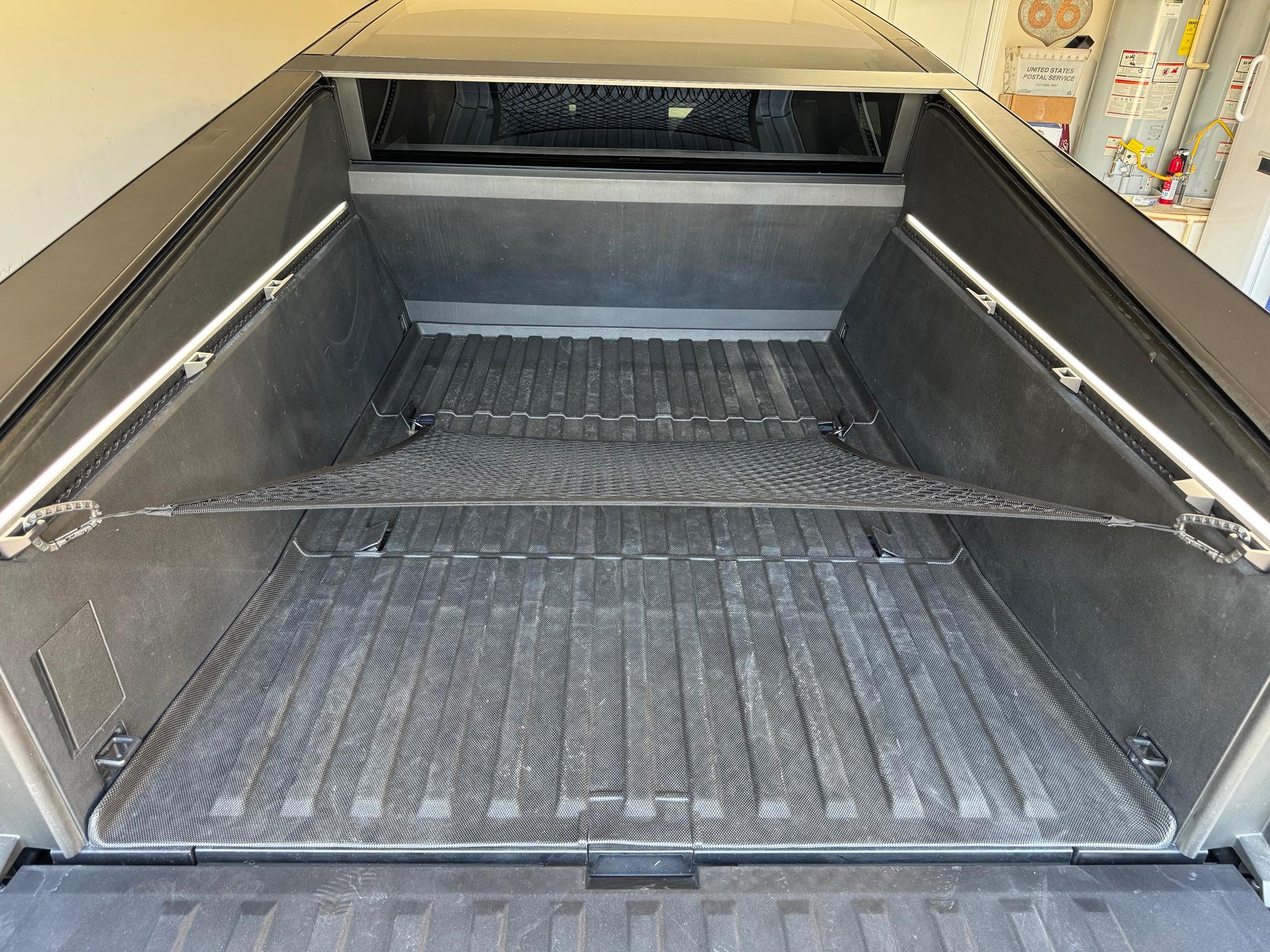 Tesla Cybertruck Installed three types of bed cargo nets from BestEVMod / EVVida IMG_6665