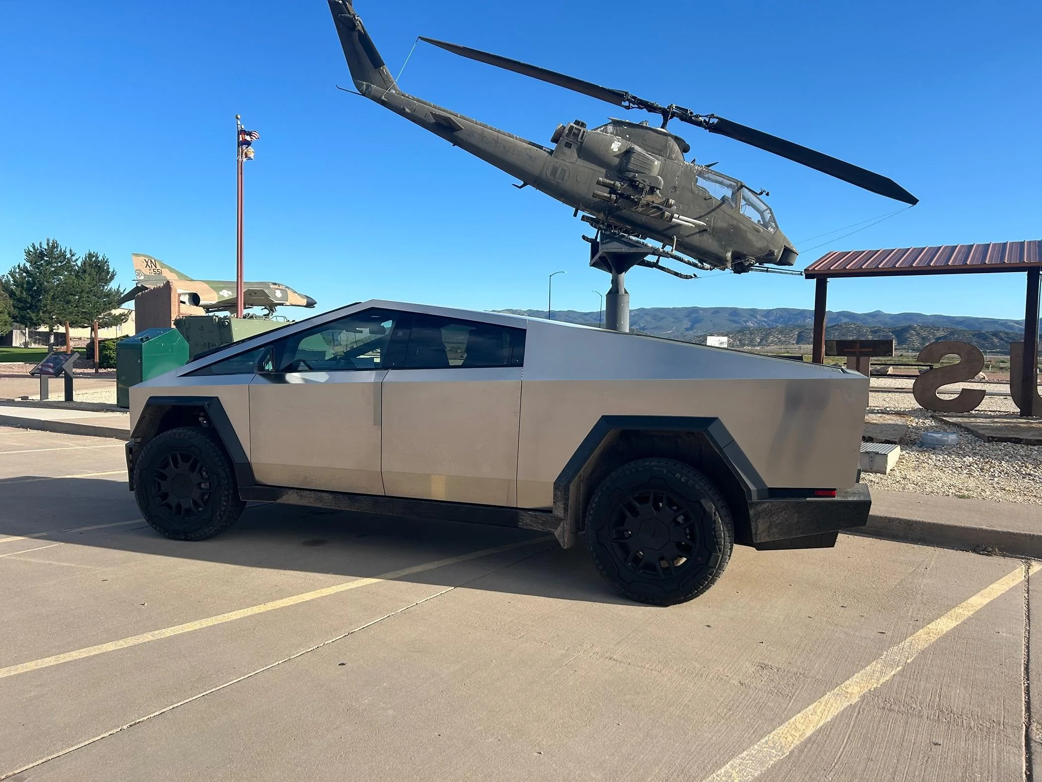Tesla Cybertruck Daily random Cybertruck photos thread - Post Yours! 📸 🤳 IMG_1378
