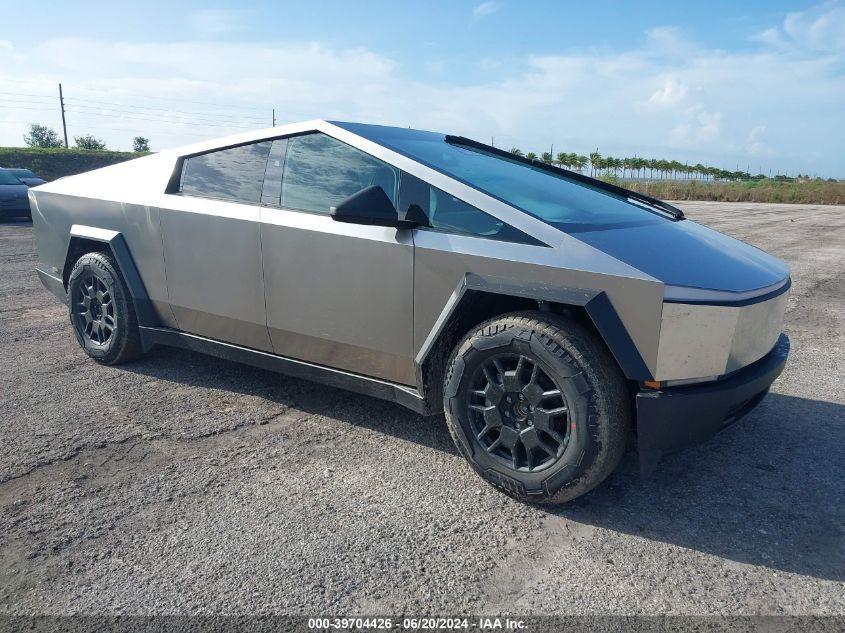 Tesla Cybertruck Totaled Cybertrucks hit acution site (IAA) tesla-cybertruck-flood-damage-iaai-auction-3