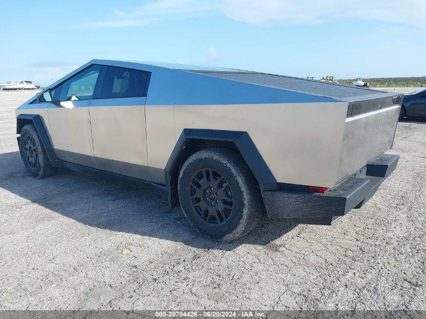 Tesla Cybertruck Totaled Cybertrucks hit acution site (IAA) tesla-cybertruck-flood-damage-iaai-auction-1