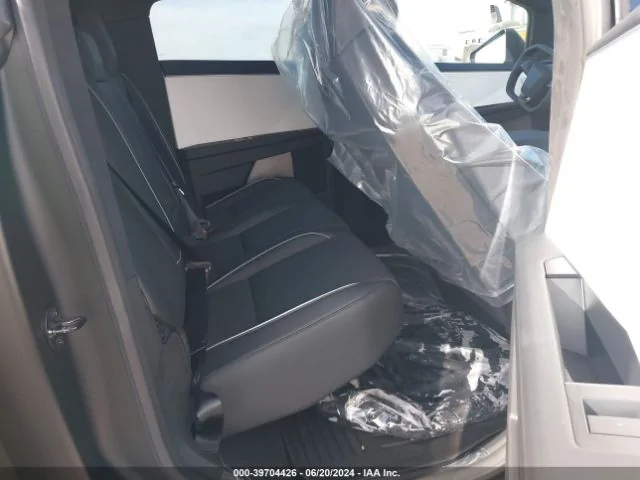 Tesla Cybertruck Totaled Cybertrucks hit acution site (IAA) 39704426_8_I