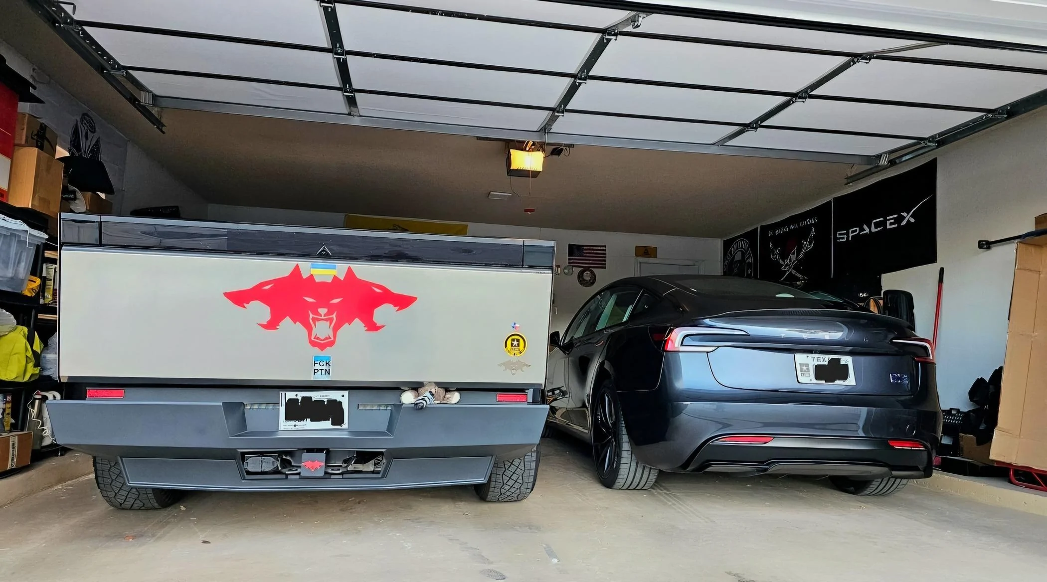Tesla Cybertruck Daily random Cybertruck photos thread - Post Yours! 📸 🤳 Screenshot_20240623_143402_Gallery